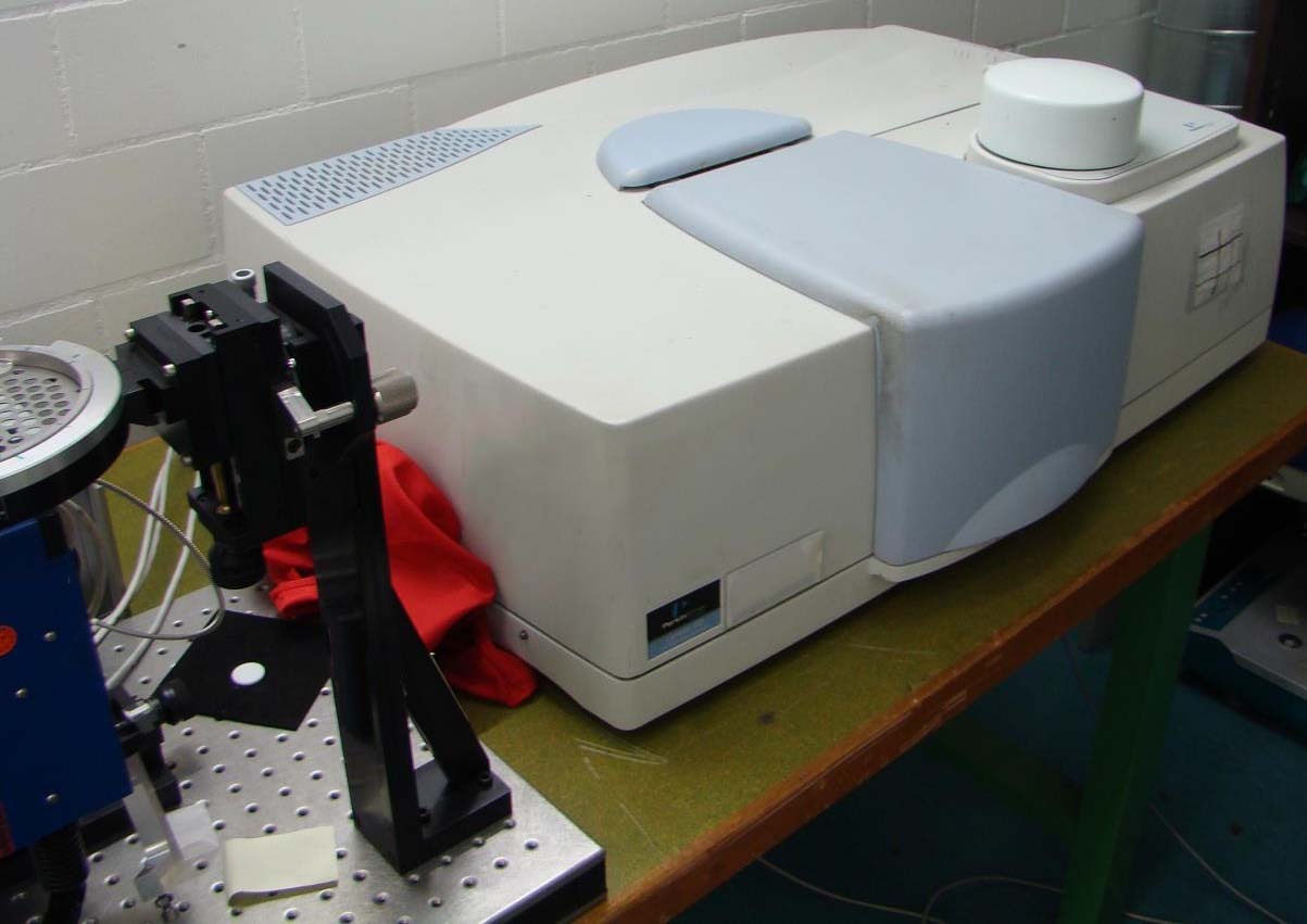 Photo Used PERKIN ELMER Lambda 950 For Sale