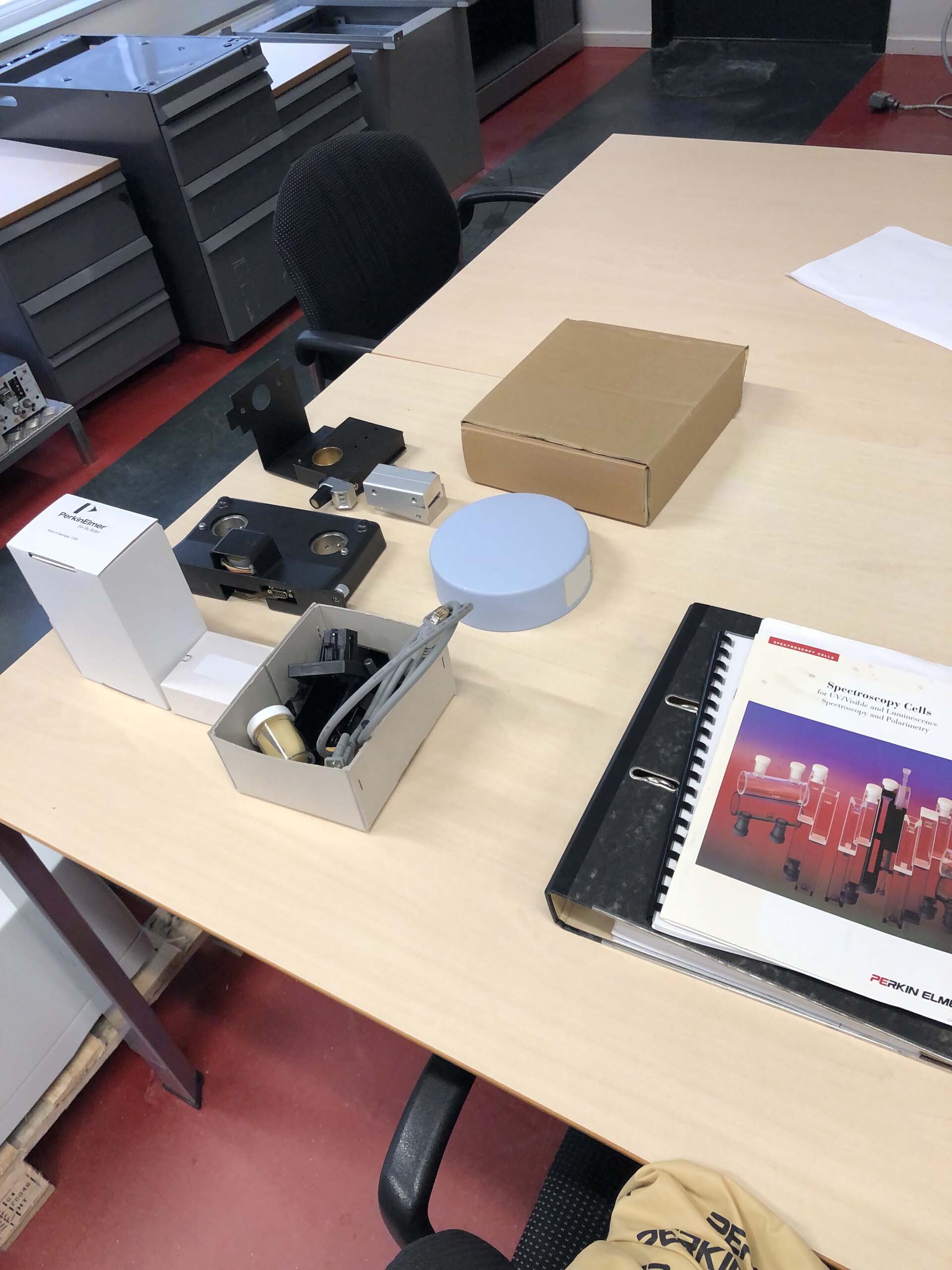 フォト（写真） 使用される PERKIN ELMER Lambda 950 販売のために