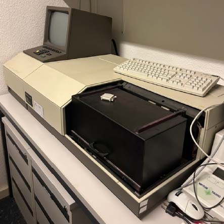 사진 사용됨 PERKIN ELMER Lambda 9 판매용