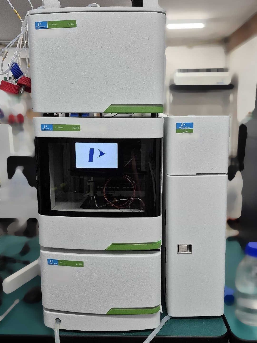 Foto Verwendet PERKIN ELMER LC 300 Zum Verkauf