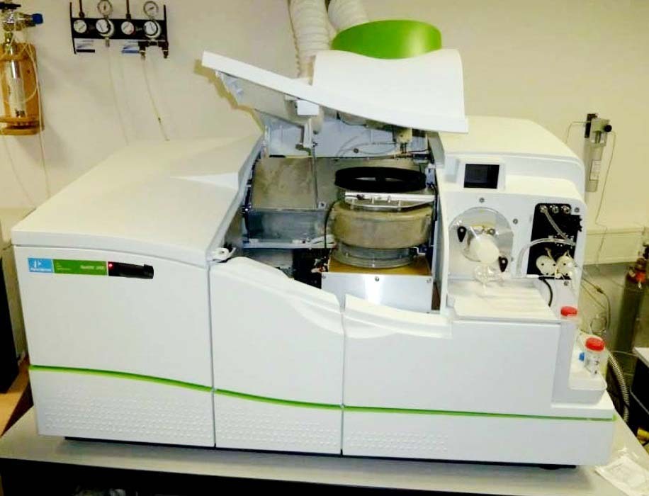 Photo Used PERKIN ELMER NexION 300D For Sale