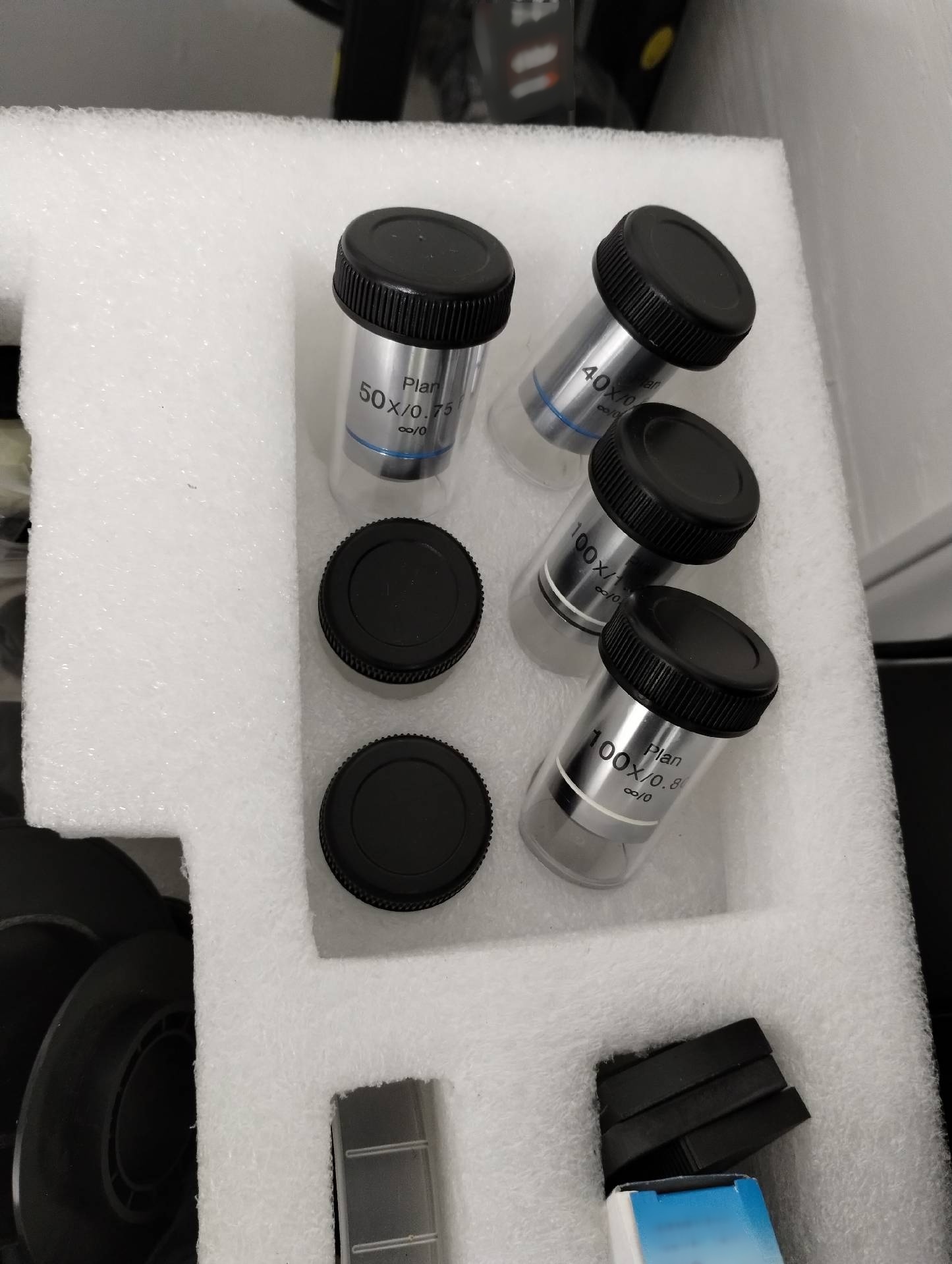 Foto Verwendet PERKIN ELMER Optical microscope Zum Verkauf