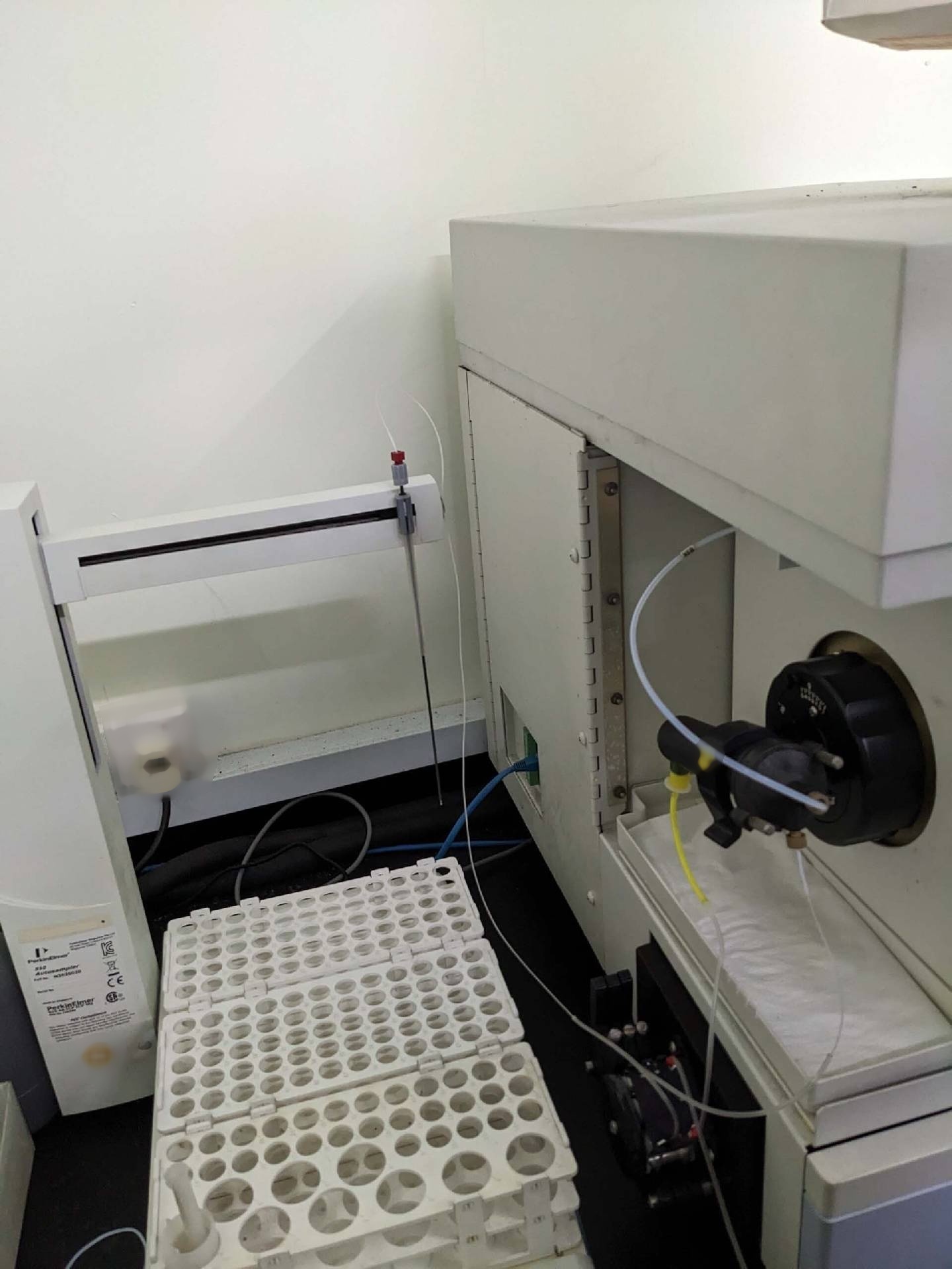 Foto Verwendet PERKIN ELMER Optima 7300 DV Zum Verkauf