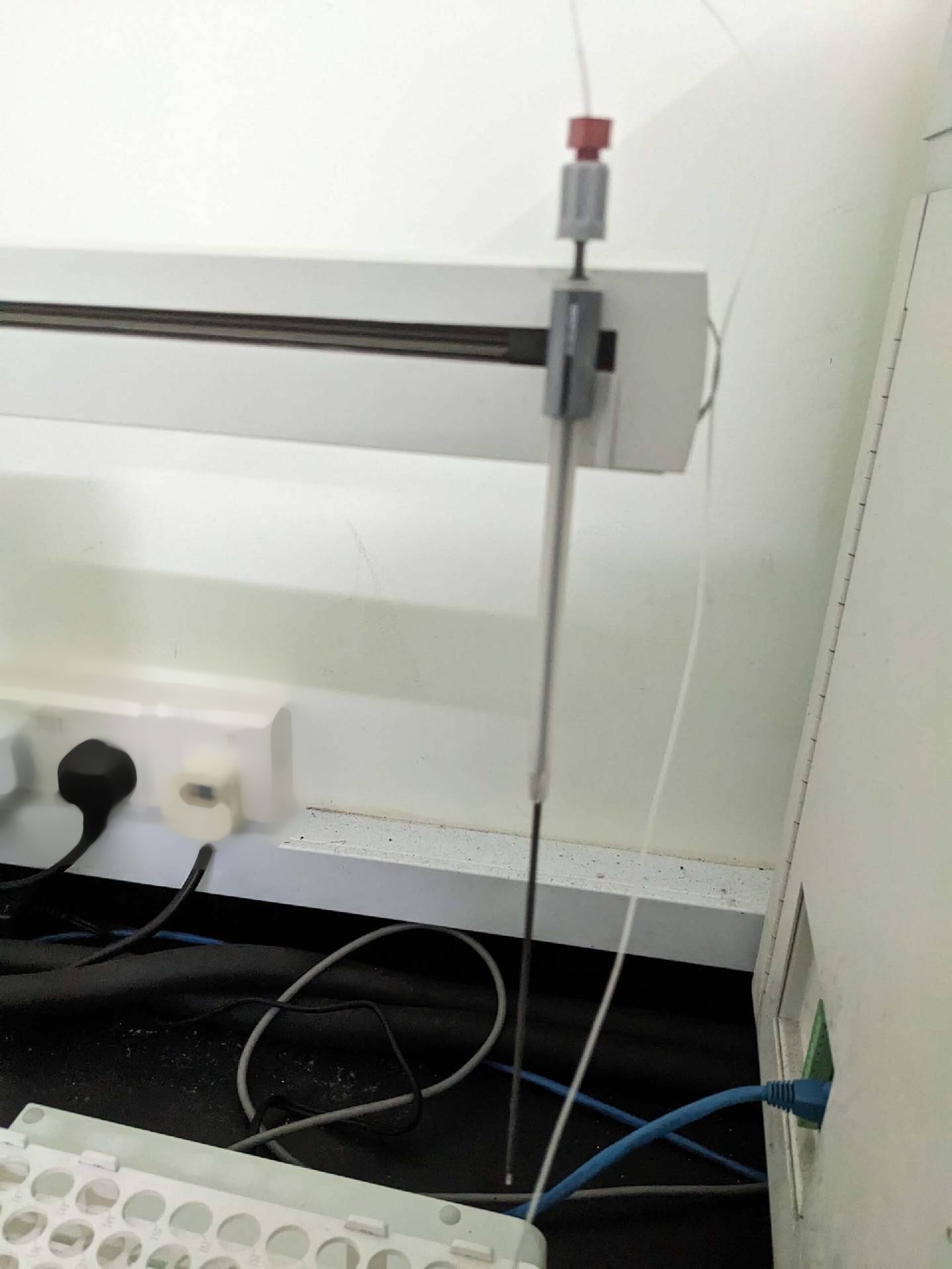 Foto Verwendet PERKIN ELMER Optima 7300 DV Zum Verkauf