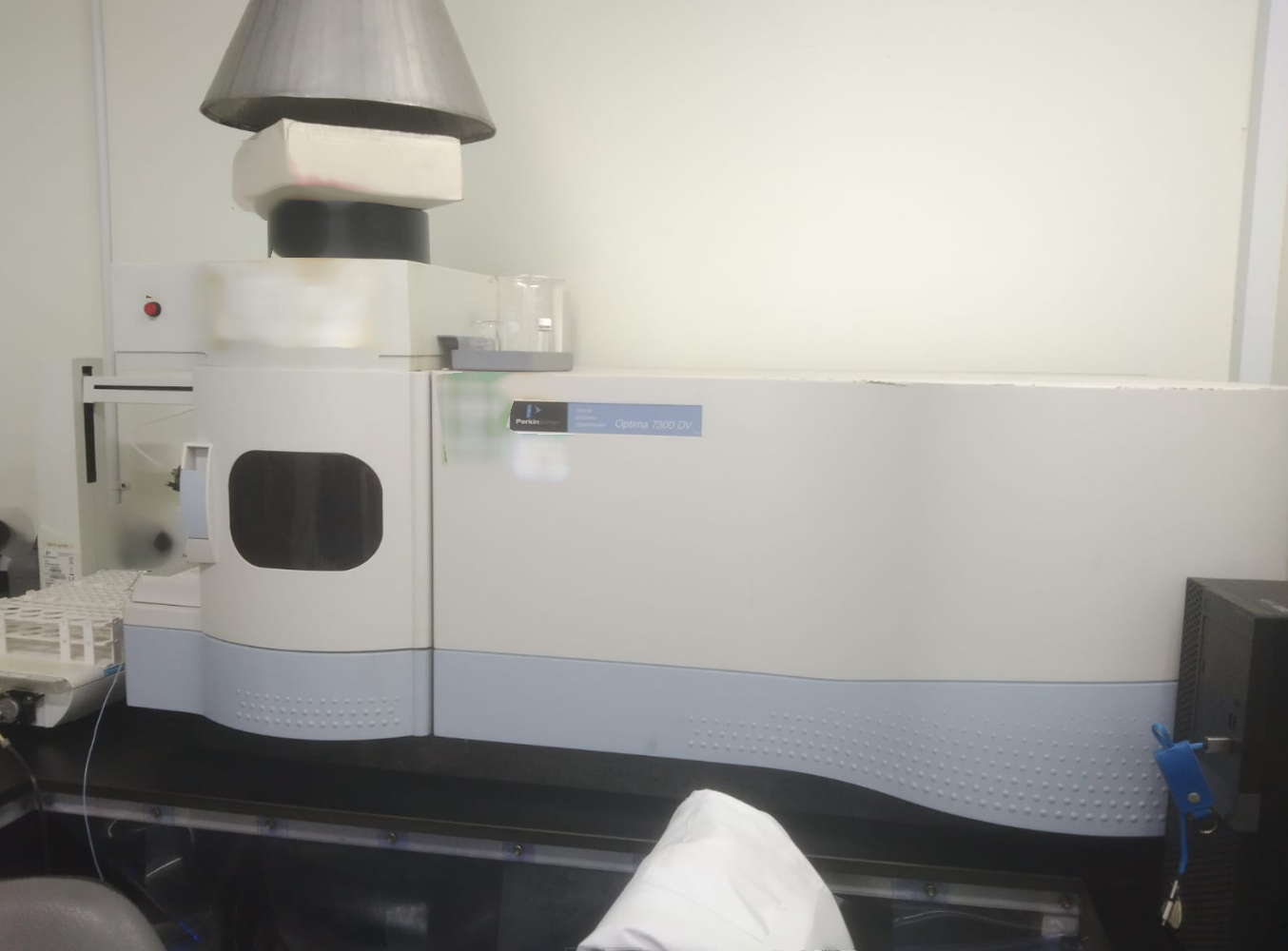 Foto Verwendet PERKIN ELMER Optima 7300 DV Zum Verkauf