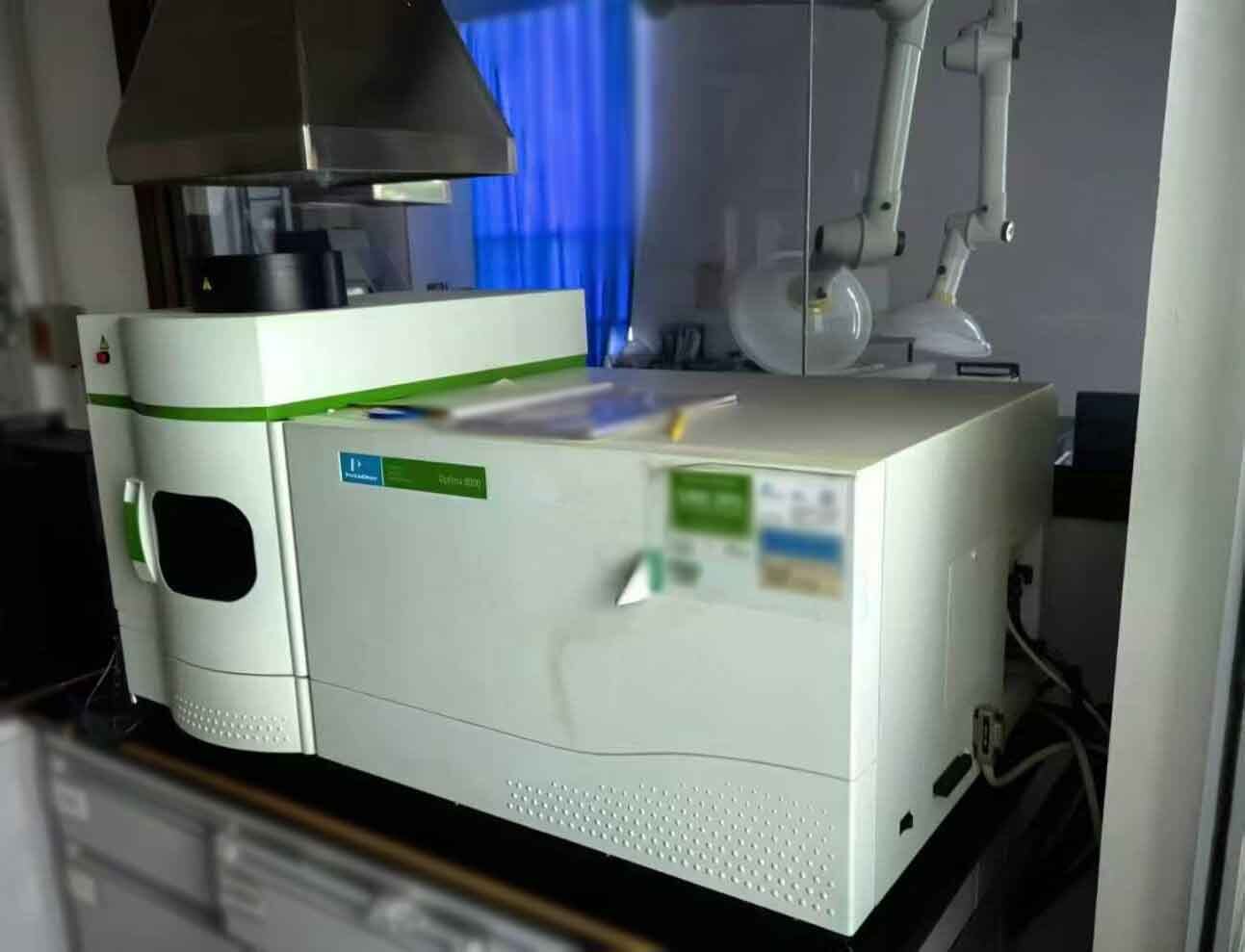 Foto Verwendet PERKIN ELMER Optima 8000 Zum Verkauf