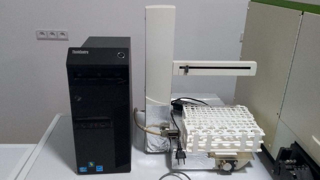 Photo Used PERKIN ELMER Optima 8000 For Sale