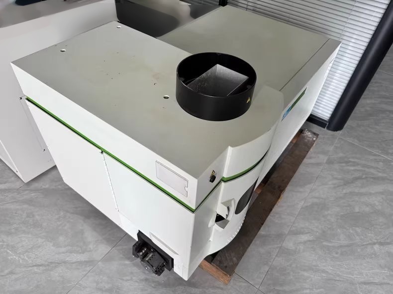 Photo Used PERKIN ELMER Optima 8000 For Sale