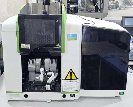 사진 사용됨 PERKIN ELMER Pinaacle 900T 판매용