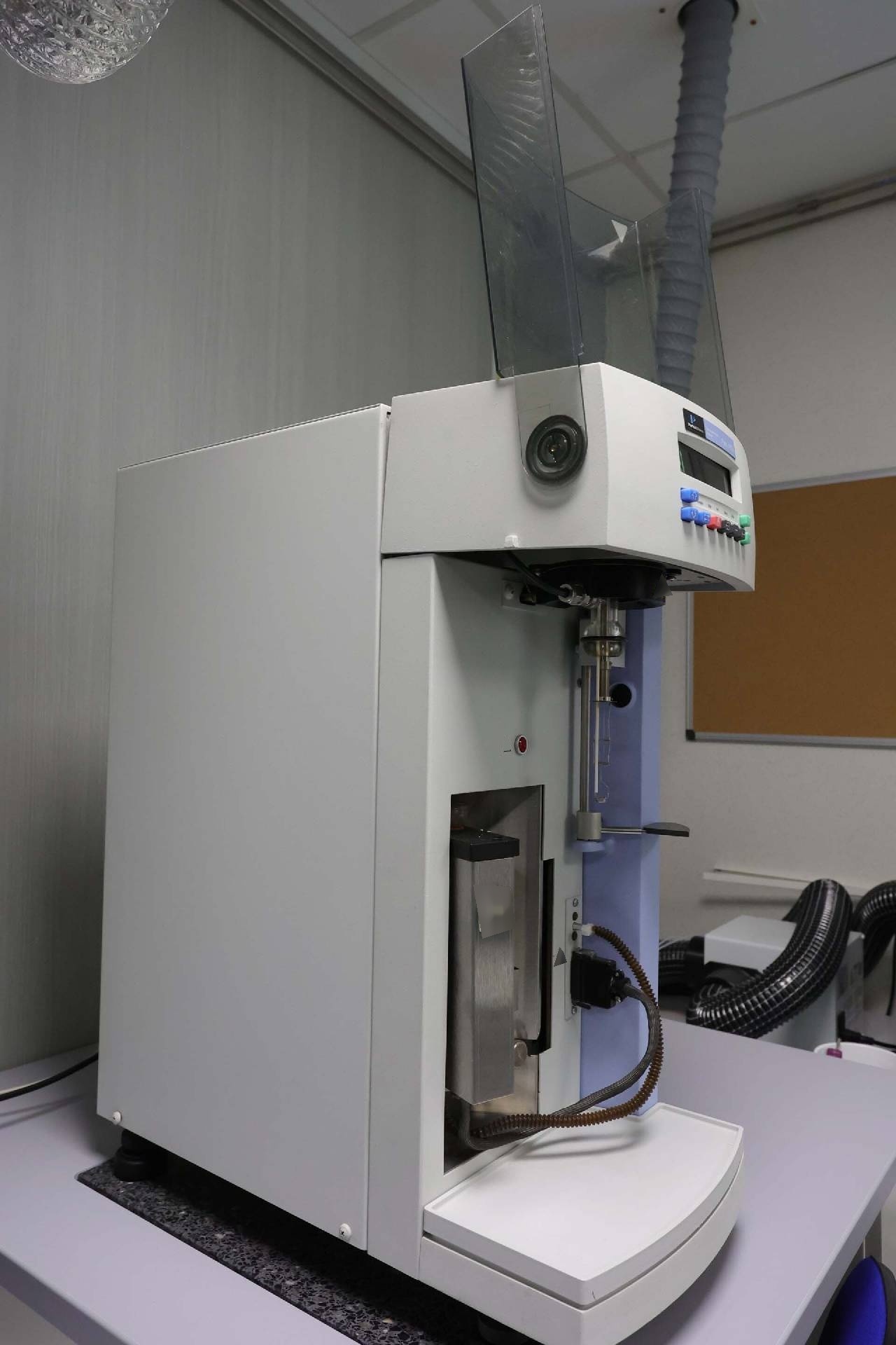 Photo Used PERKIN ELMER Pyris 1 TGA For Sale