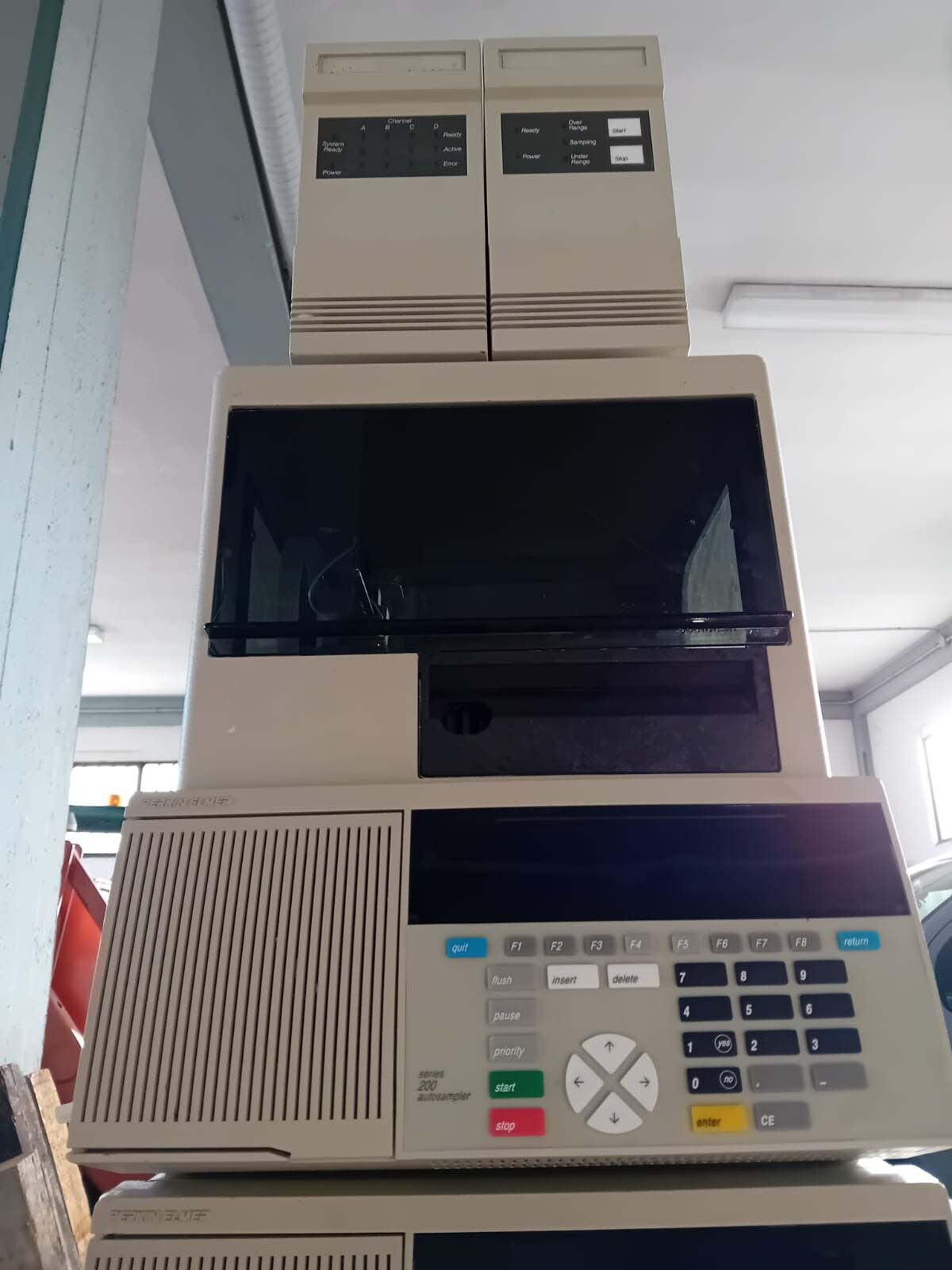 사진 사용됨 PERKIN ELMER Series 200 판매용