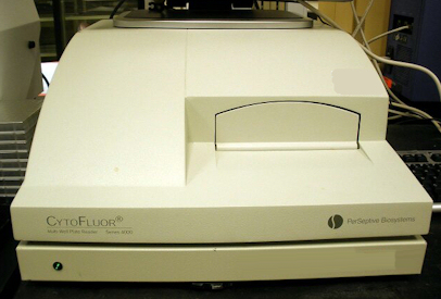 Photo Used PERSEPTIVE BIOSYSTEMS Cytofluor 4000 For Sale