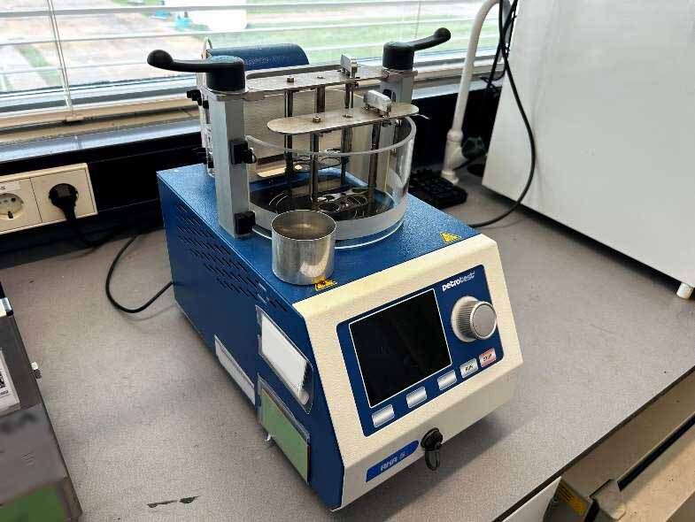 사진 사용됨 PETROTEST RKA-5 판매용
