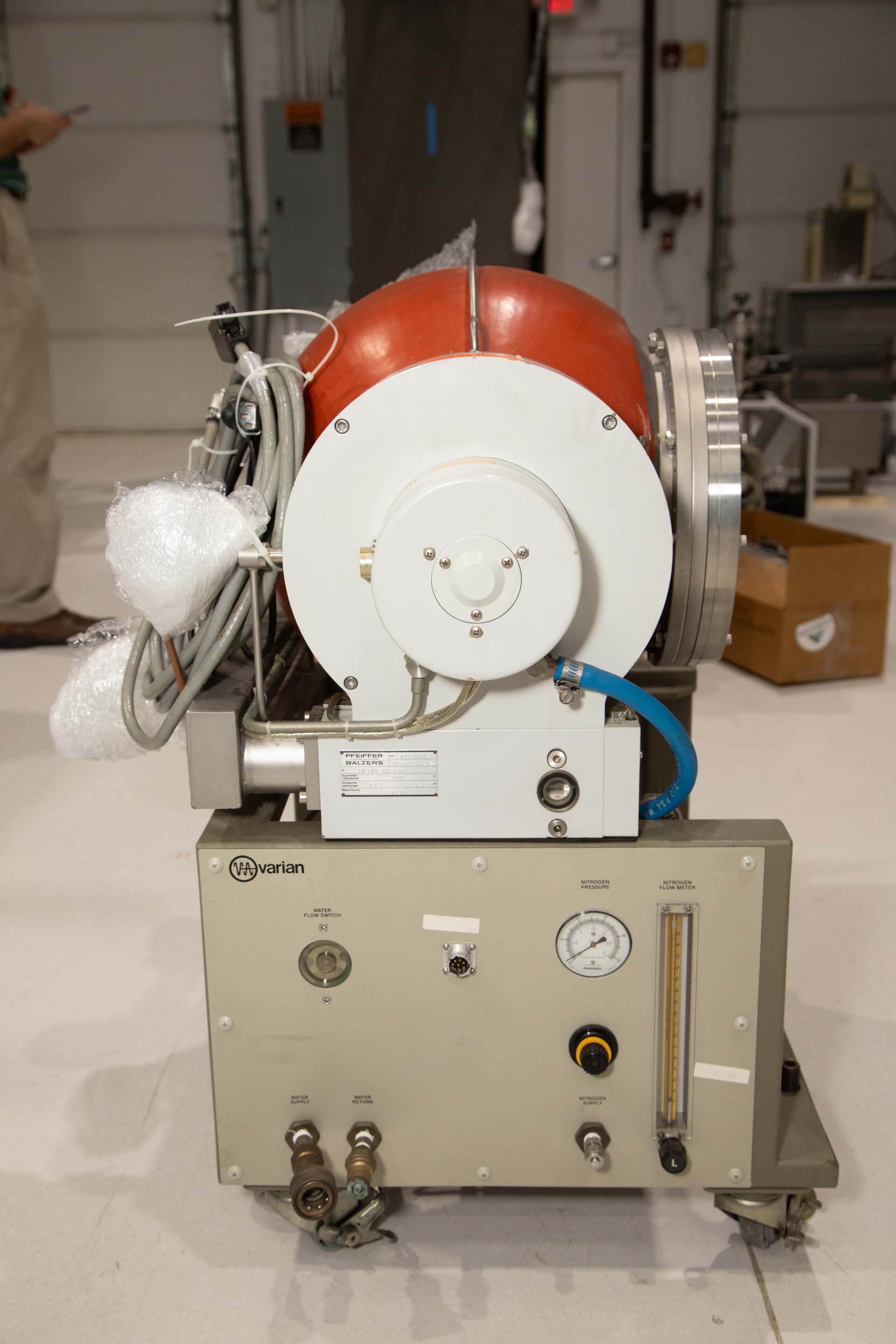 Photo Utilisé PFEIFFER / BALZERS TPU 2200S À vendre