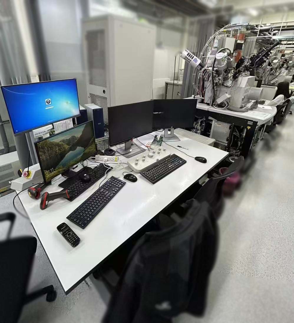 Photo Used PHILIPS / FEI Helios 650 For Sale