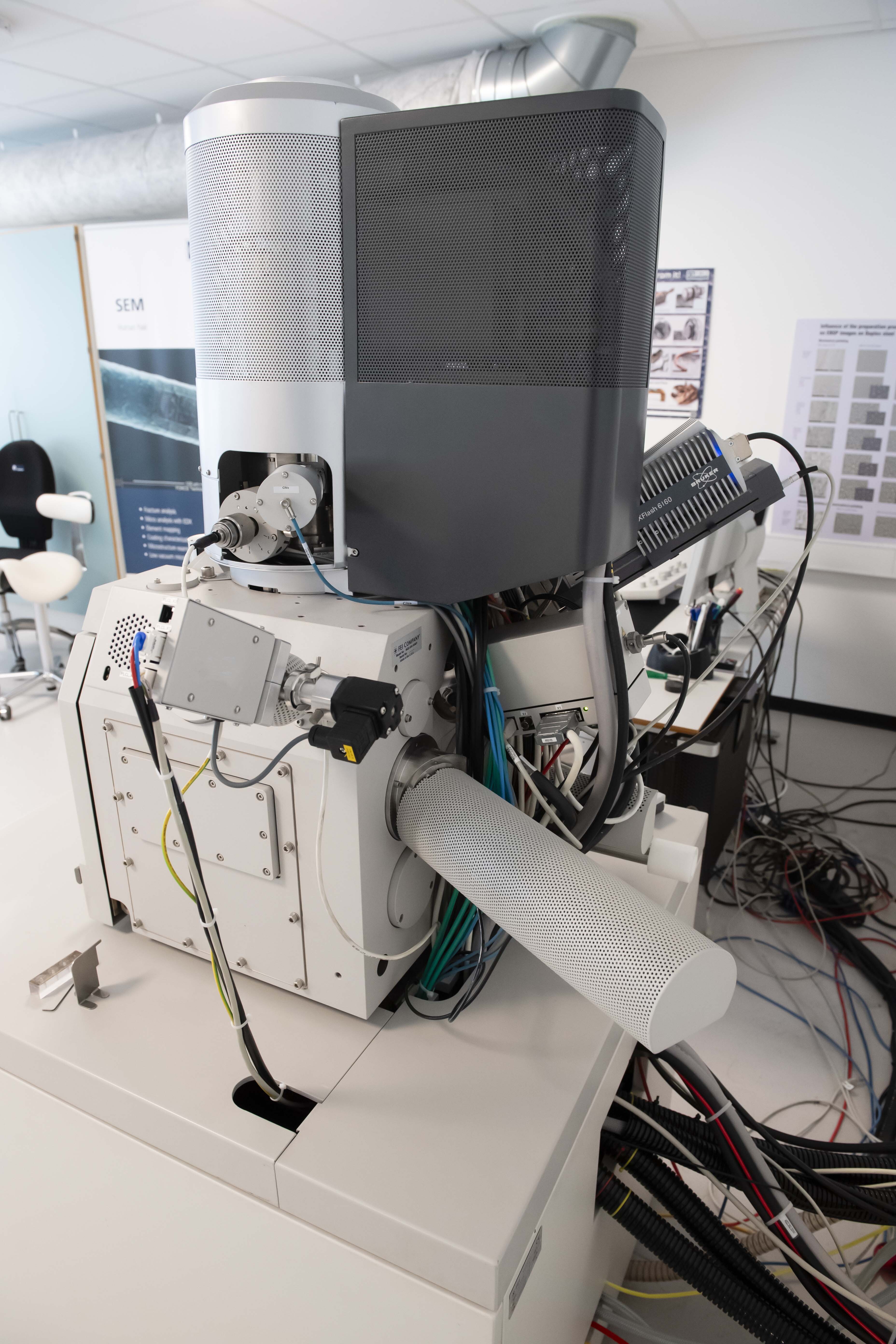 사진 사용됨 PHILIPS / FEI Nova NanoLab 200 판매용
