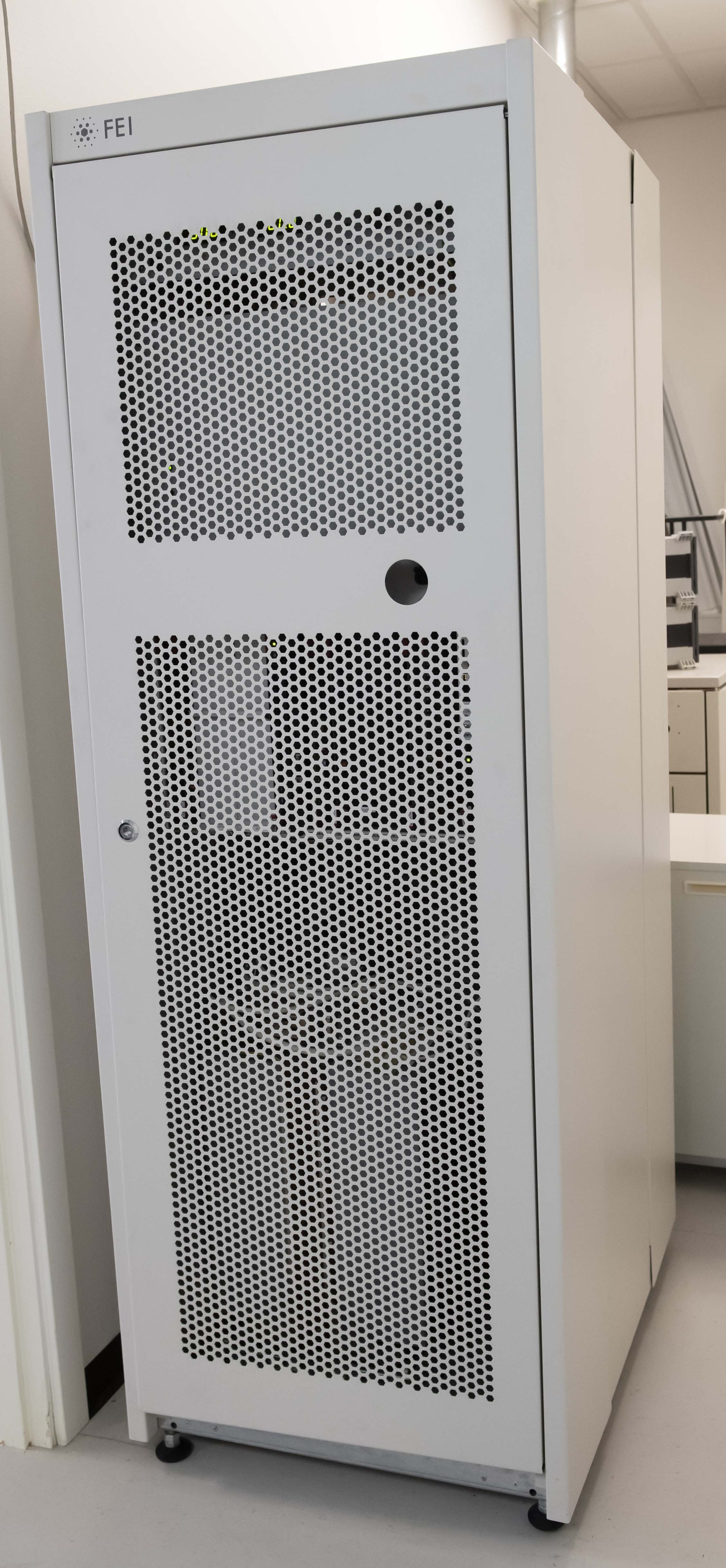 사진 사용됨 PHILIPS / FEI Nova NanoLab 200 판매용