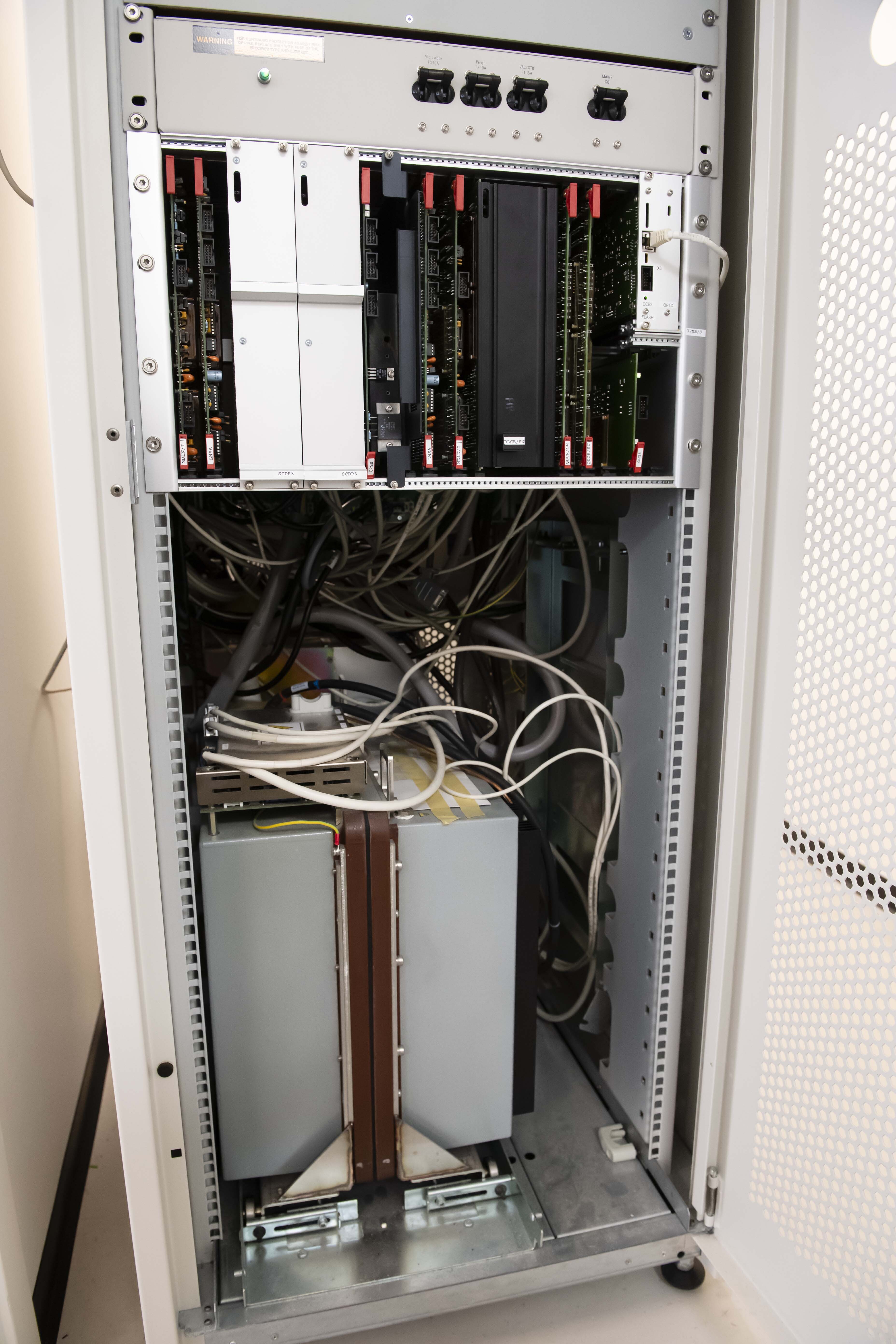 사진 사용됨 PHILIPS / FEI Nova NanoLab 200 판매용