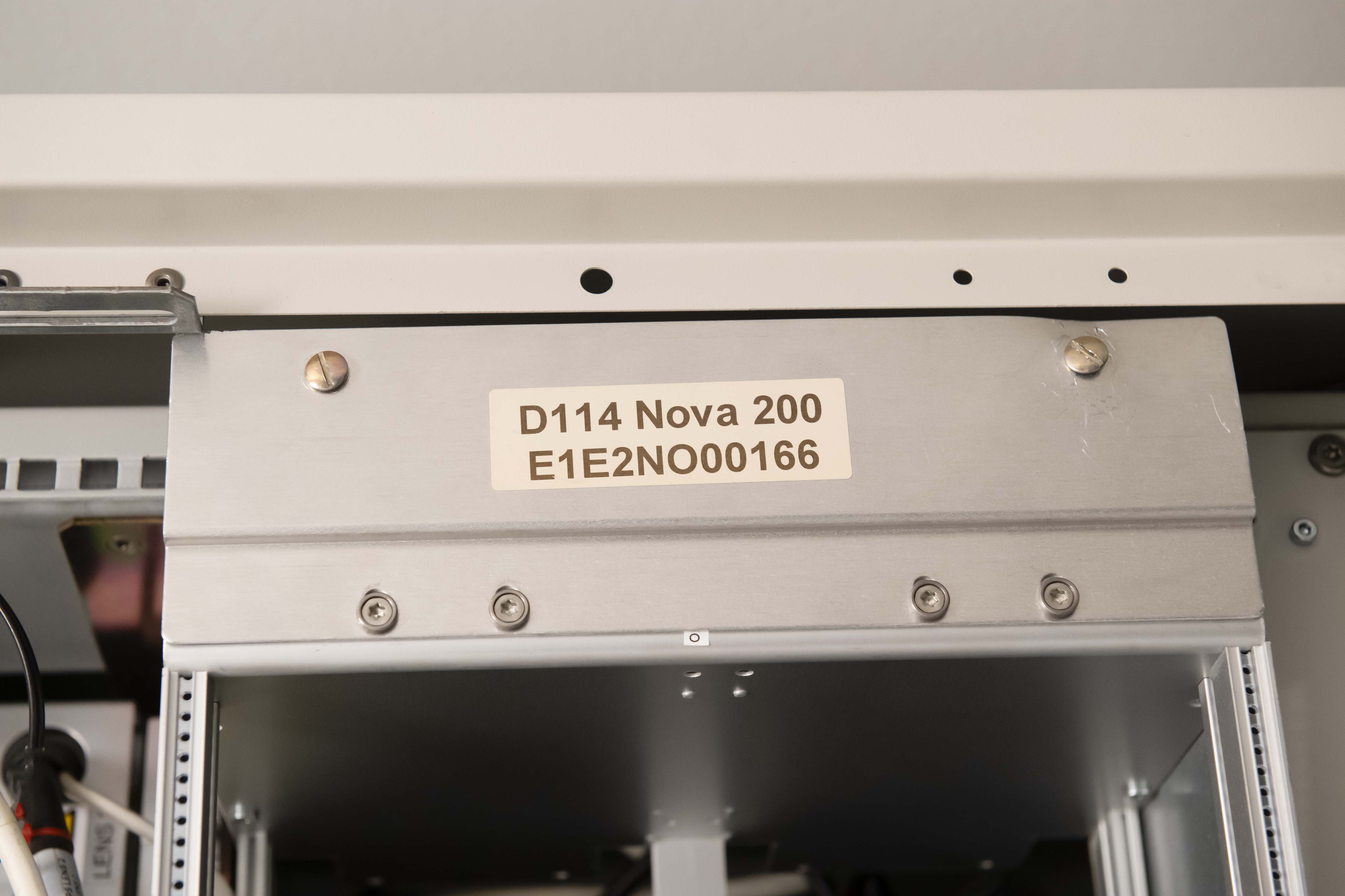 사진 사용됨 PHILIPS / FEI Nova NanoLab 200 판매용