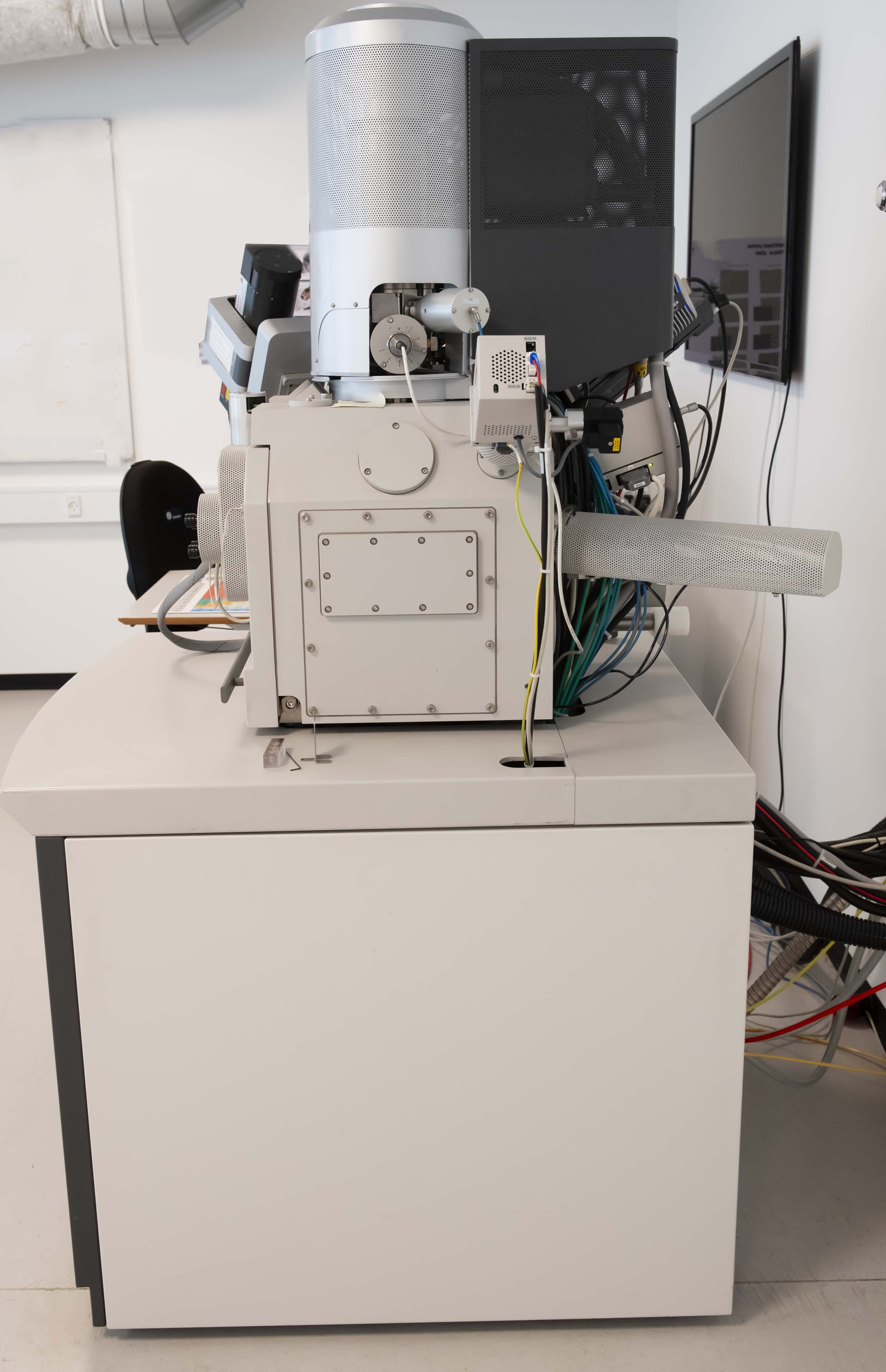 사진 사용됨 PHILIPS / FEI Nova NanoLab 200 판매용