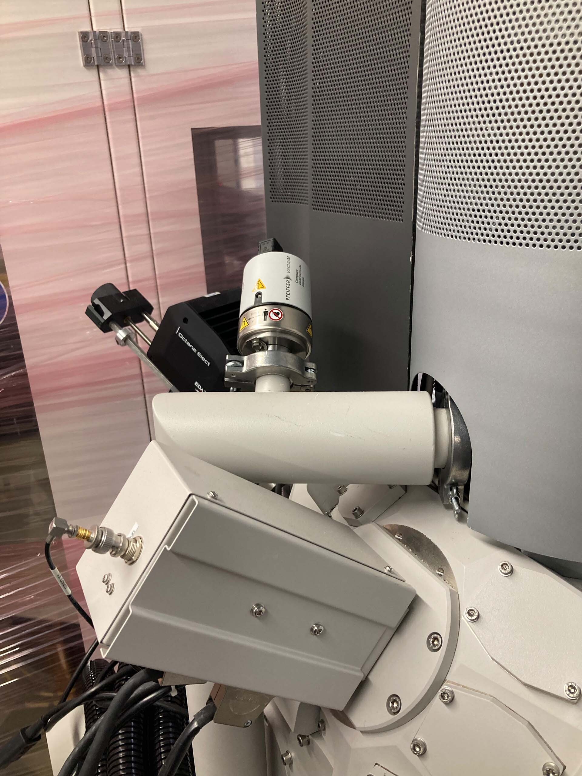 Photo Utilisé PHILIPS / FEI Nova NanoSEM 650 À vendre