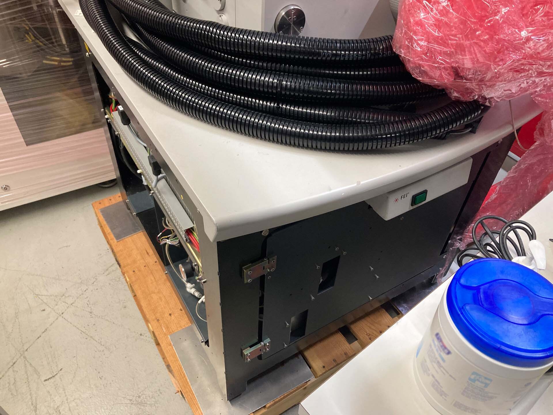 Photo Utilisé PHILIPS / FEI Nova NanoSEM 650 À vendre