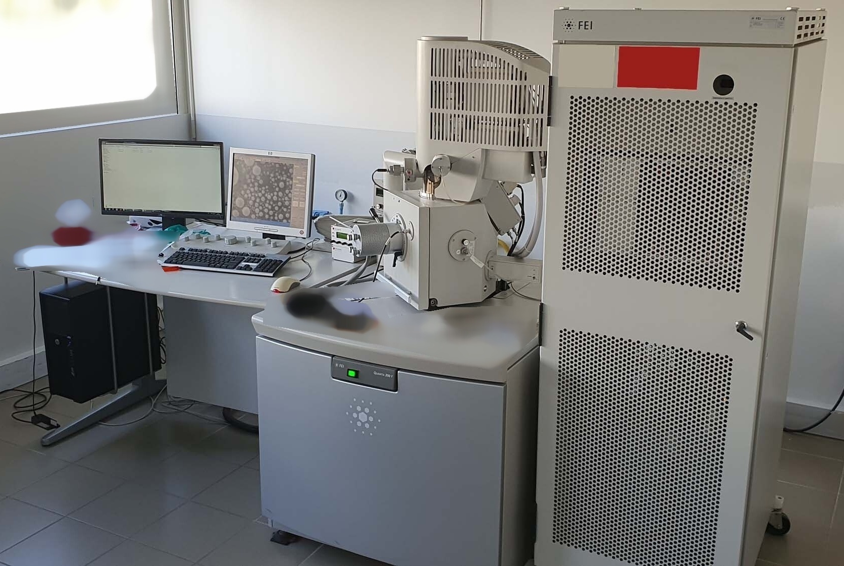 Photo Utilisé PHILIPS / FEI Quanta 200 FEG À vendre