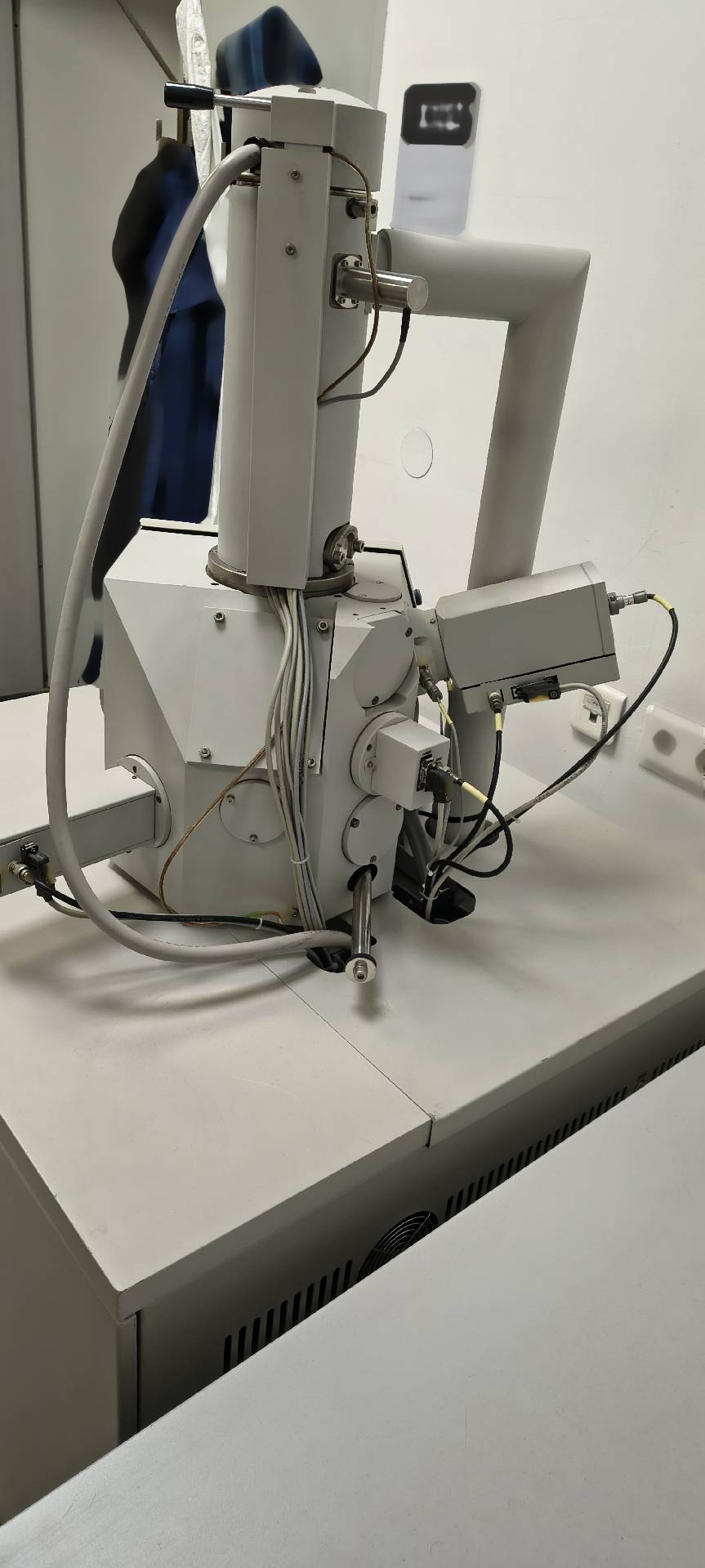Foto Verwendet PHILIPS / FEI Quanta 200 Zum Verkauf