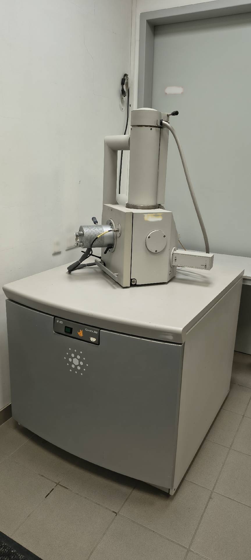 Foto Verwendet PHILIPS / FEI Quanta 200 Zum Verkauf
