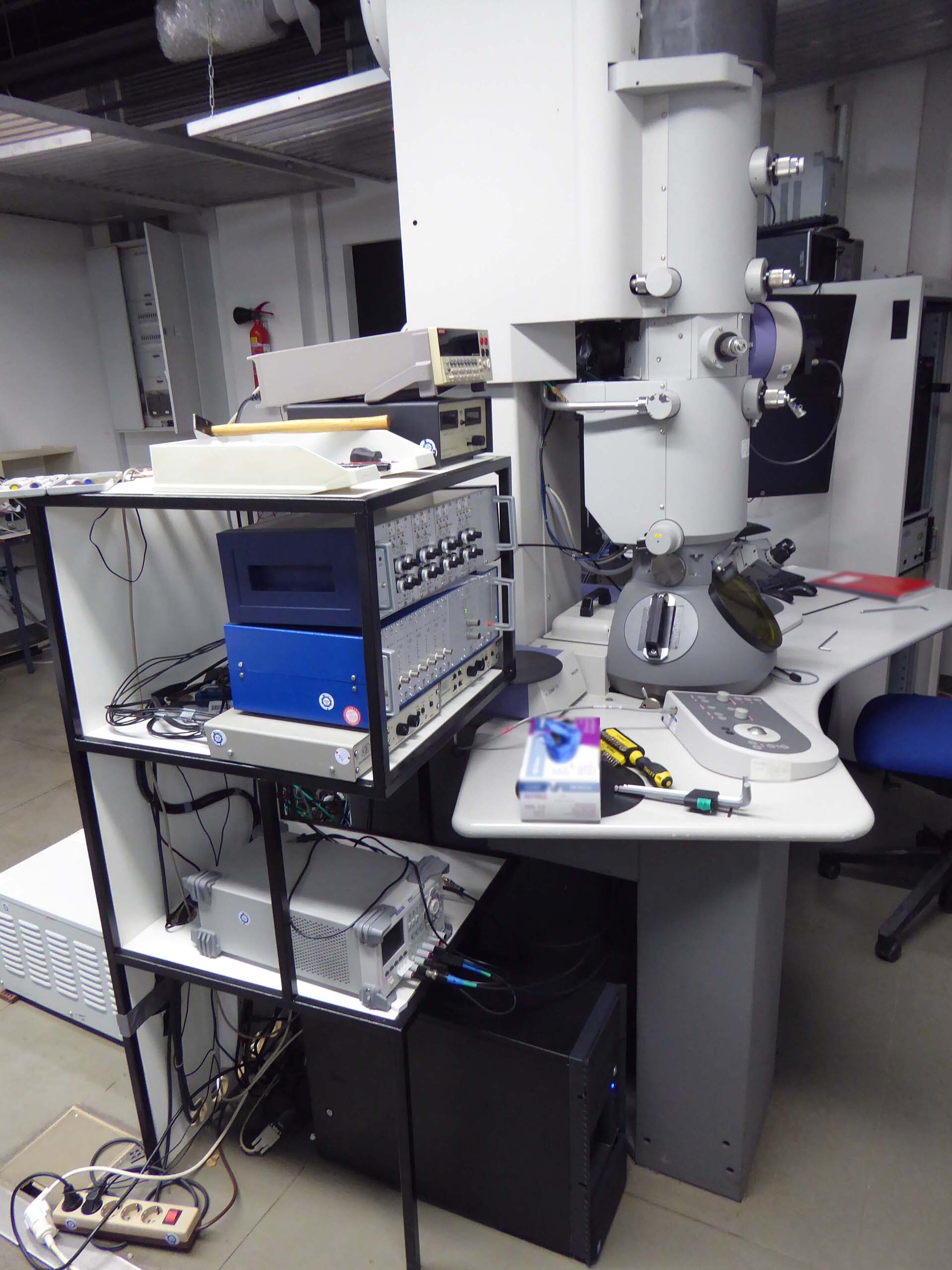 Photo Used PHILIPS / FEI Tecnai G2 F30 For Sale