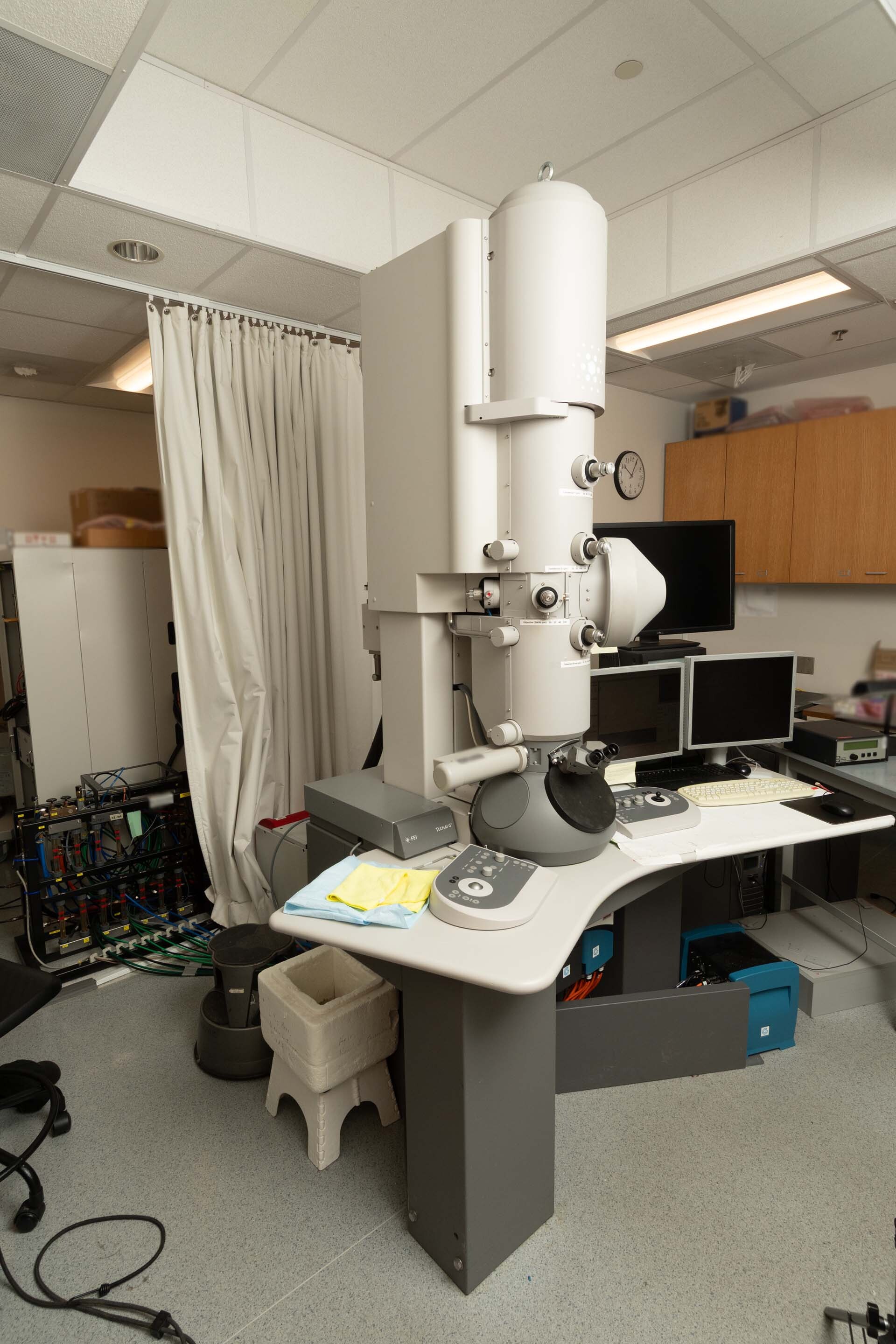 Photo Used PHILIPS / FEI Tecnai G2 F30 For Sale
