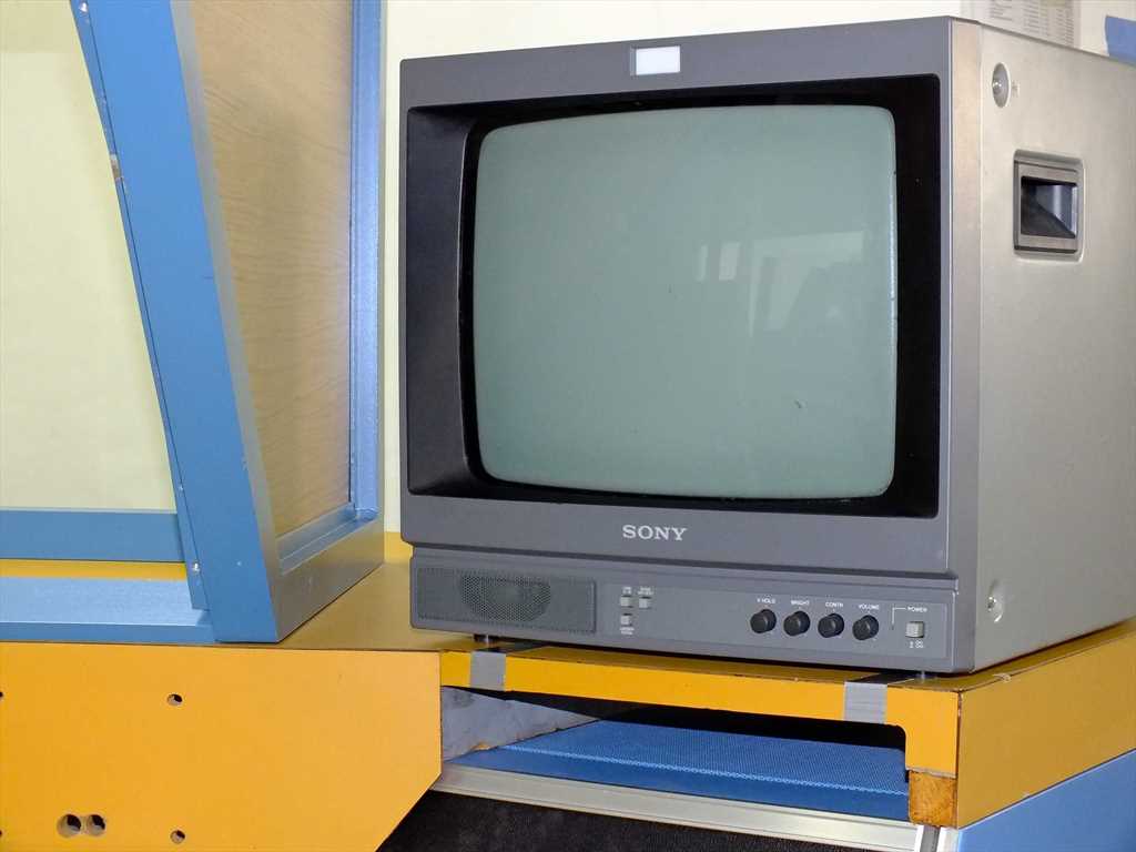 Photo Used PHYSICAL ELECTRONICS / PHI 590 For Sale