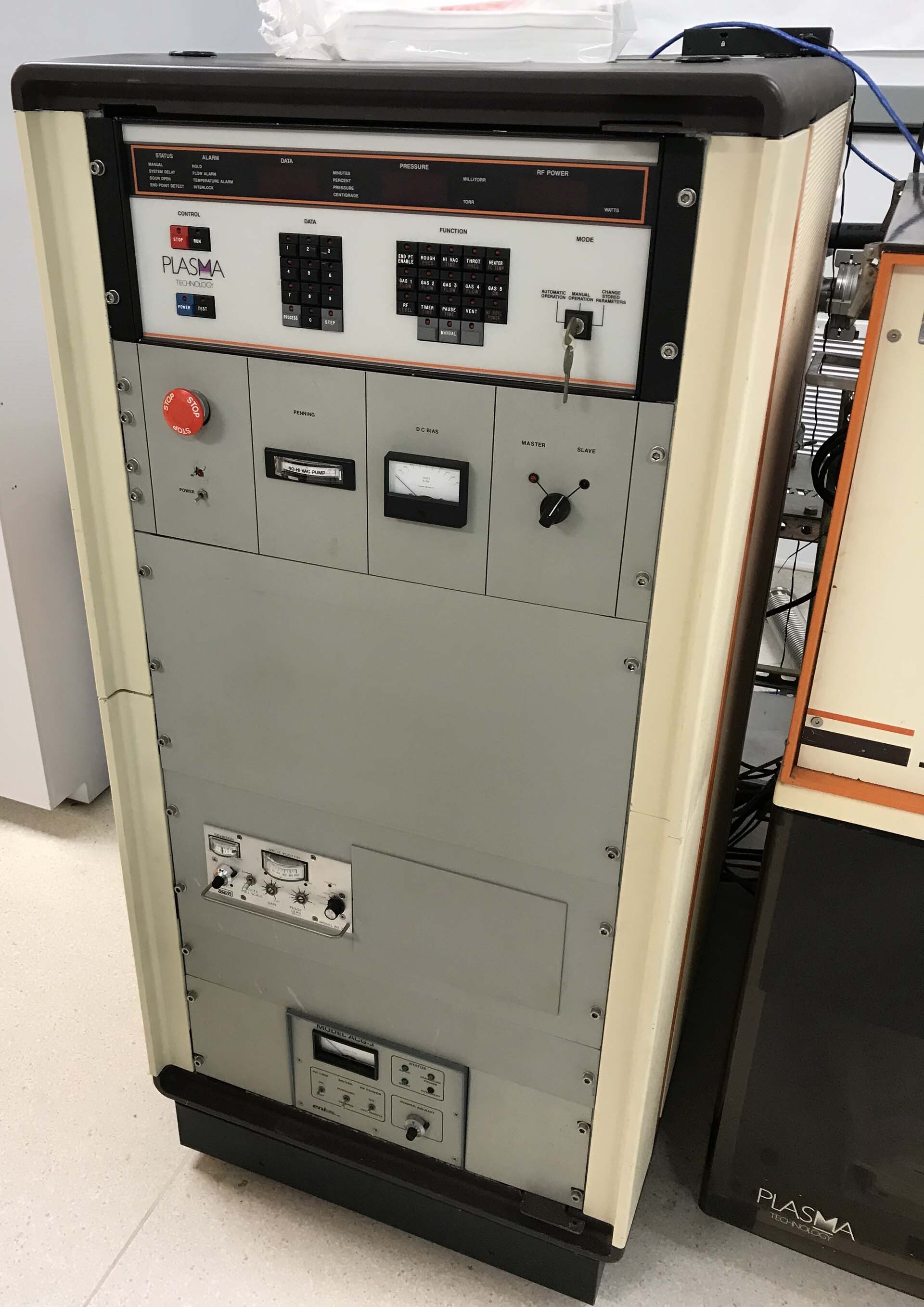 Foto Verwendet PLASMATECH RIE-80 Zum Verkauf