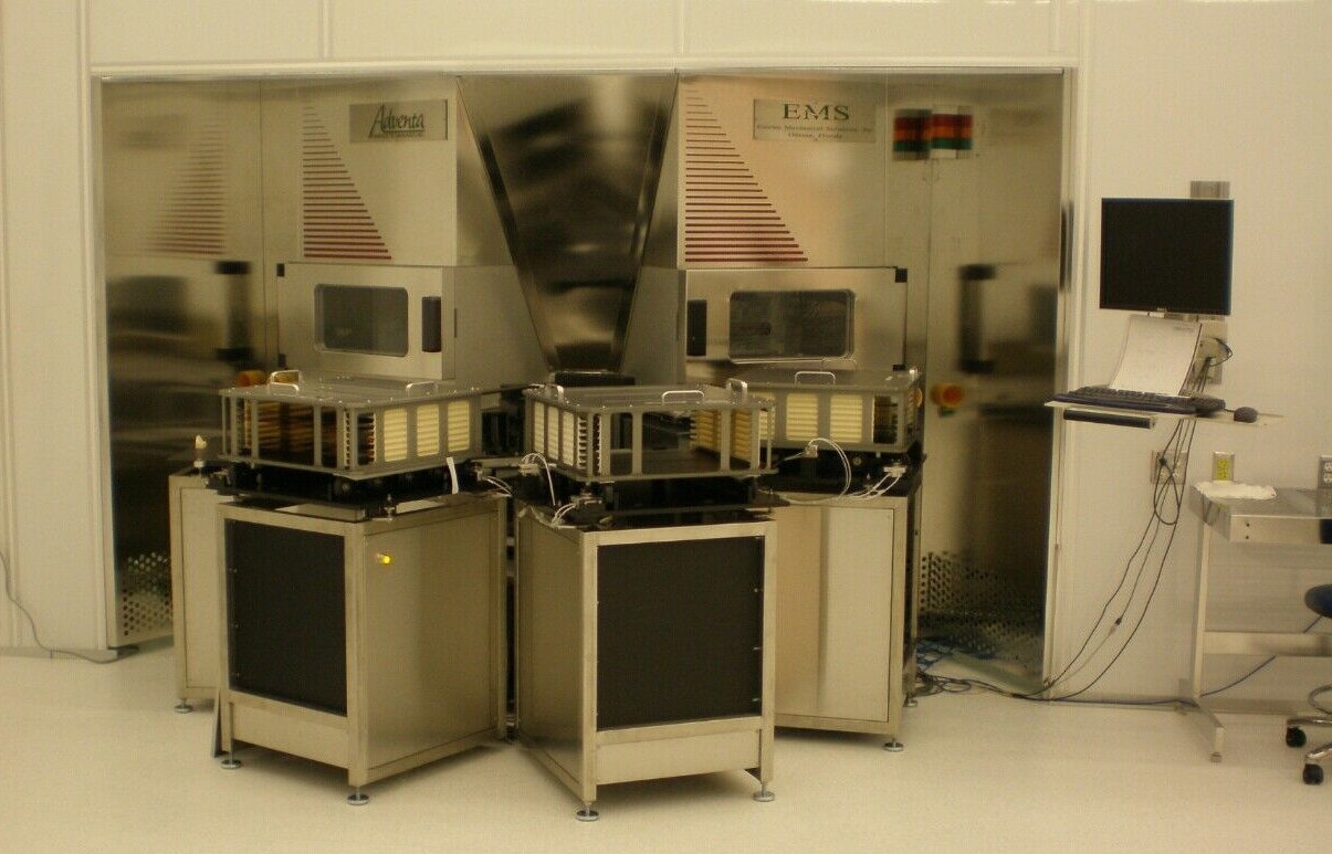 Photo Used PLASMATHERM / UNAXIS 7000 (EMS) For Sale