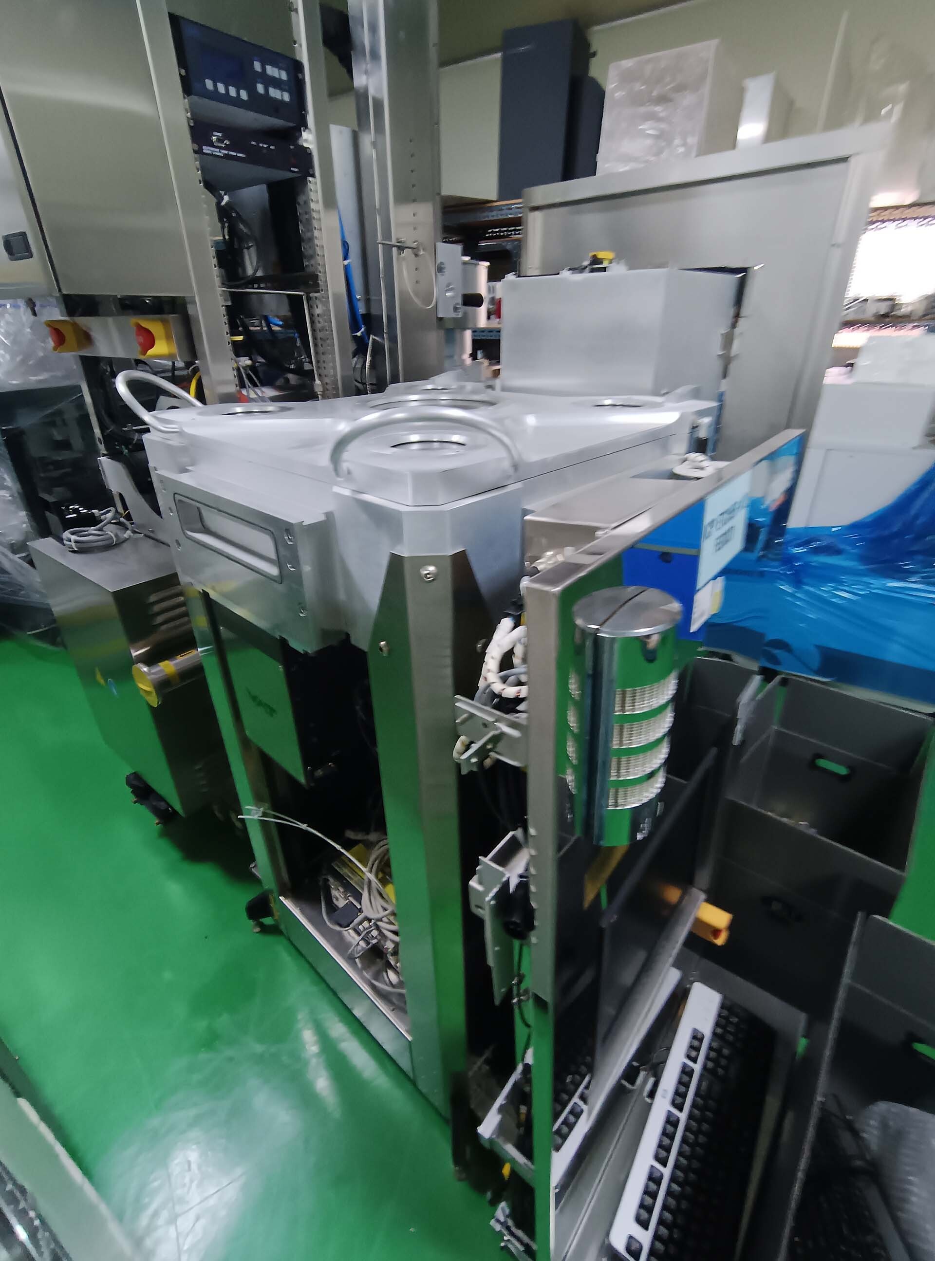 Photo Used PLASMATHERM / UNAXIS Versaline For Sale