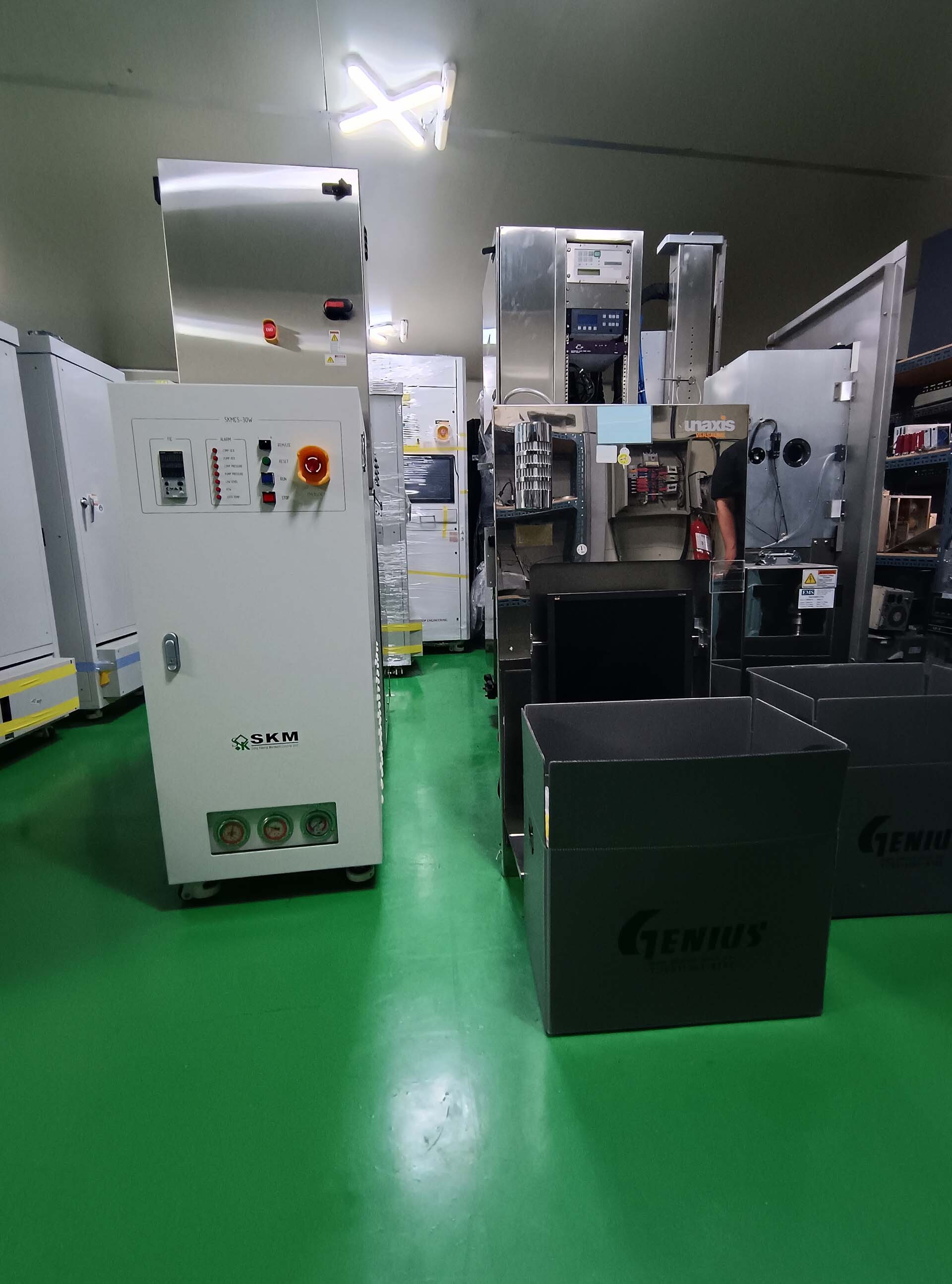 Photo Used PLASMATHERM / UNAXIS Versaline For Sale