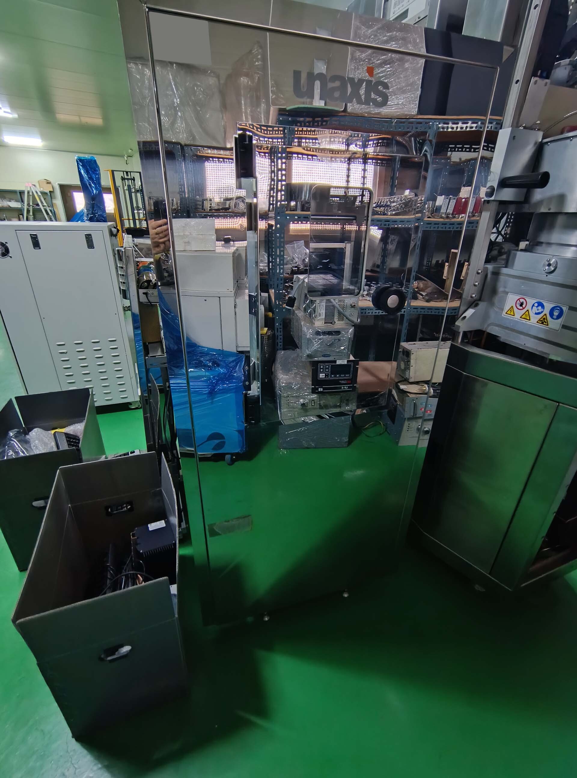 Photo Used PLASMATHERM / UNAXIS Versaline For Sale