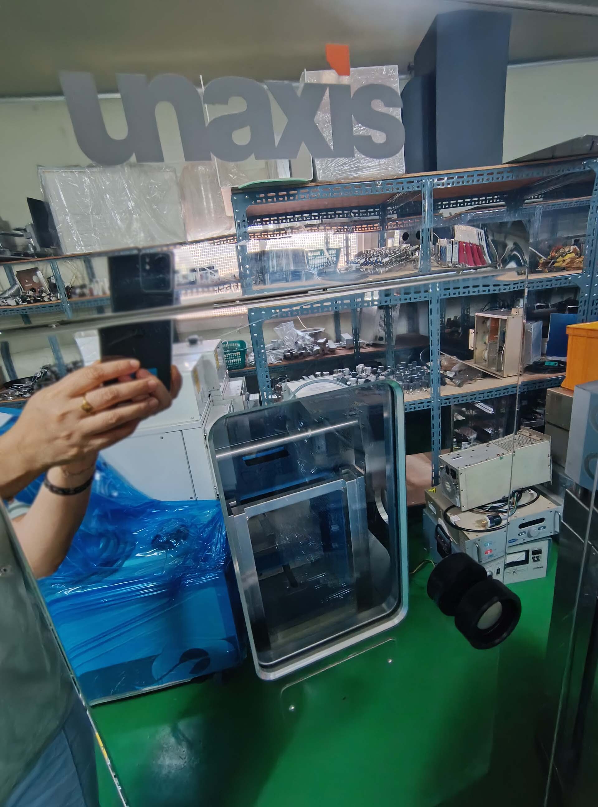 Photo Used PLASMATHERM / UNAXIS Versaline For Sale