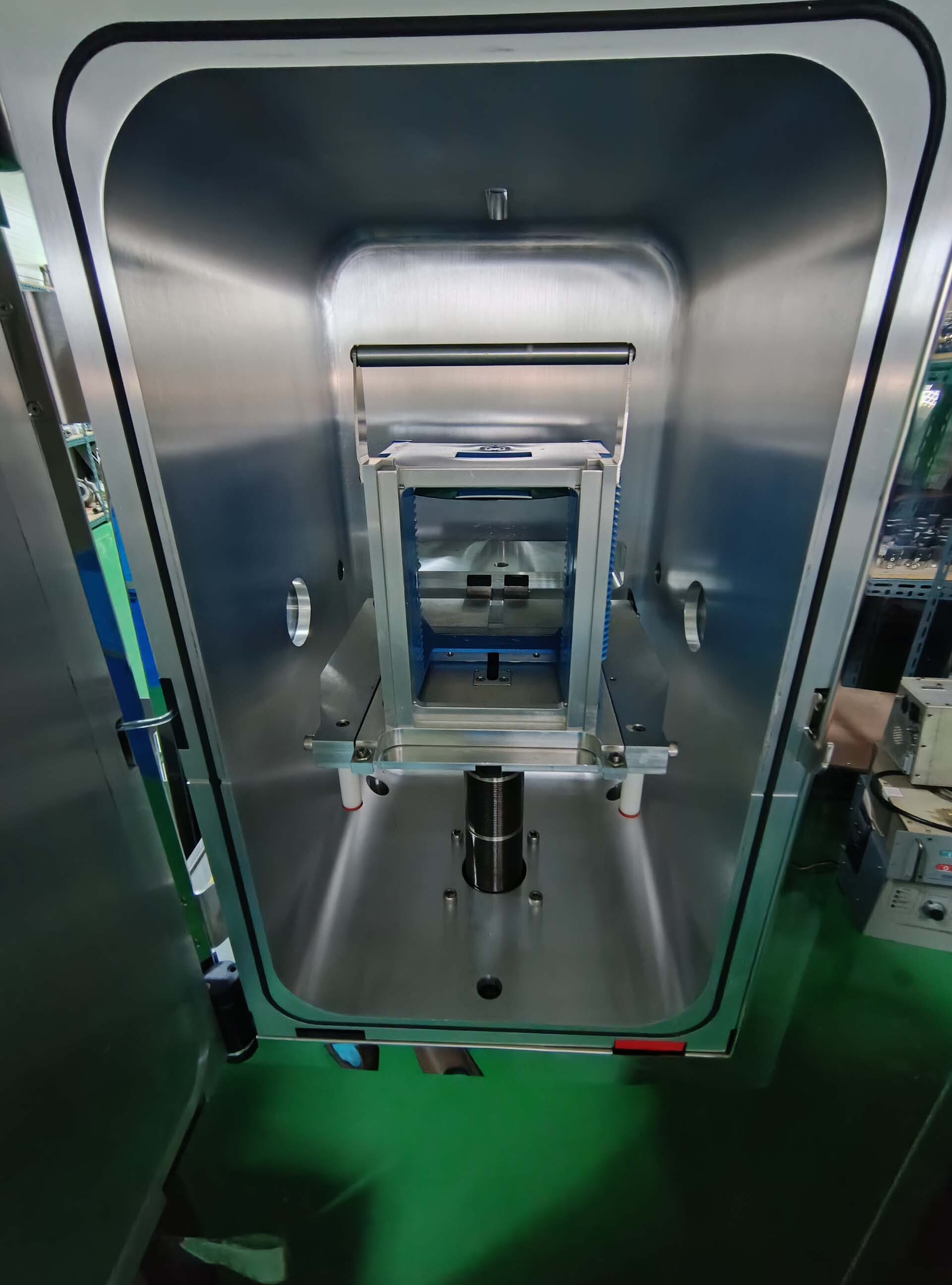 Photo Used PLASMATHERM / UNAXIS Versaline For Sale