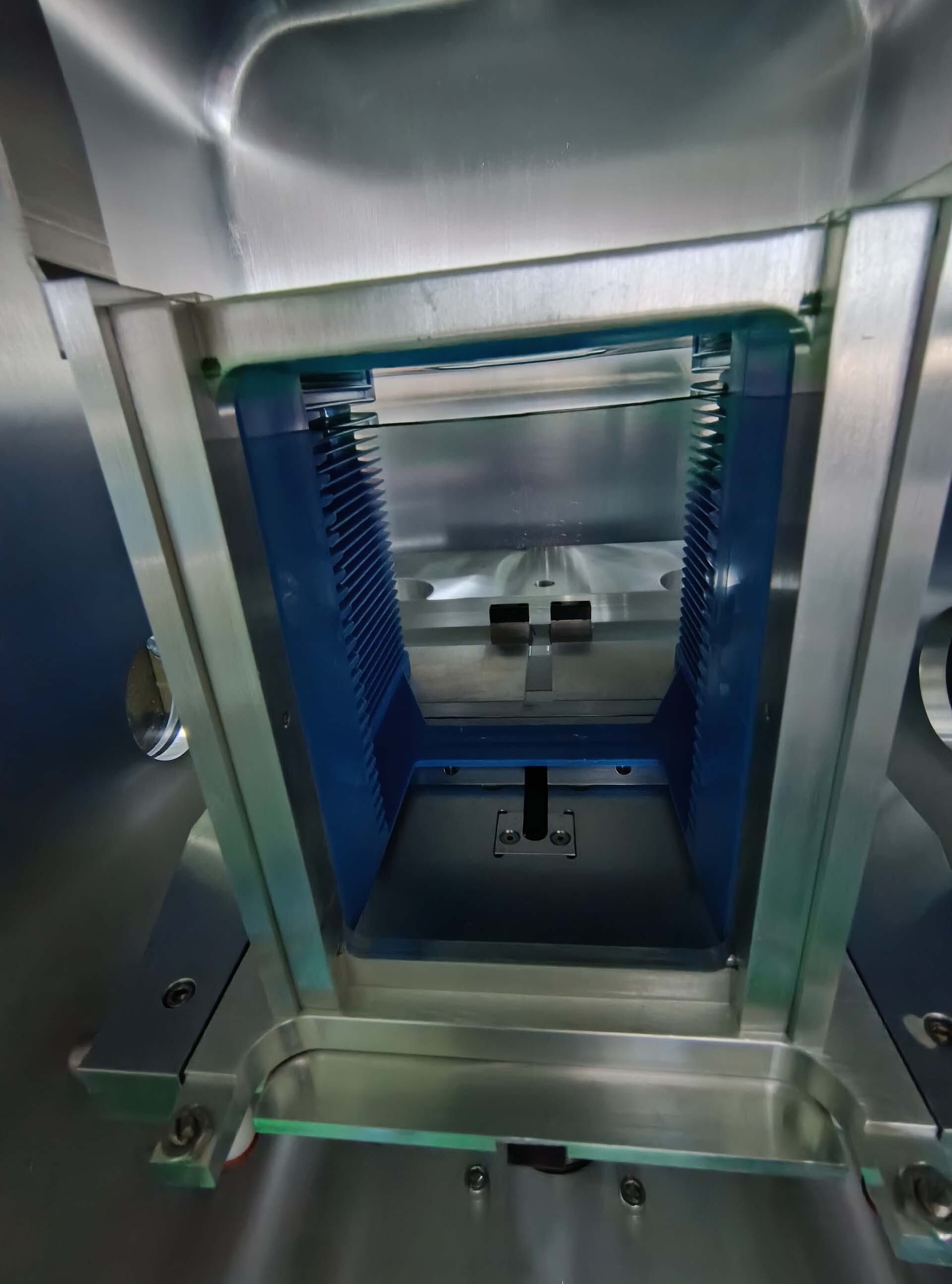 Photo Used PLASMATHERM / UNAXIS Versaline For Sale