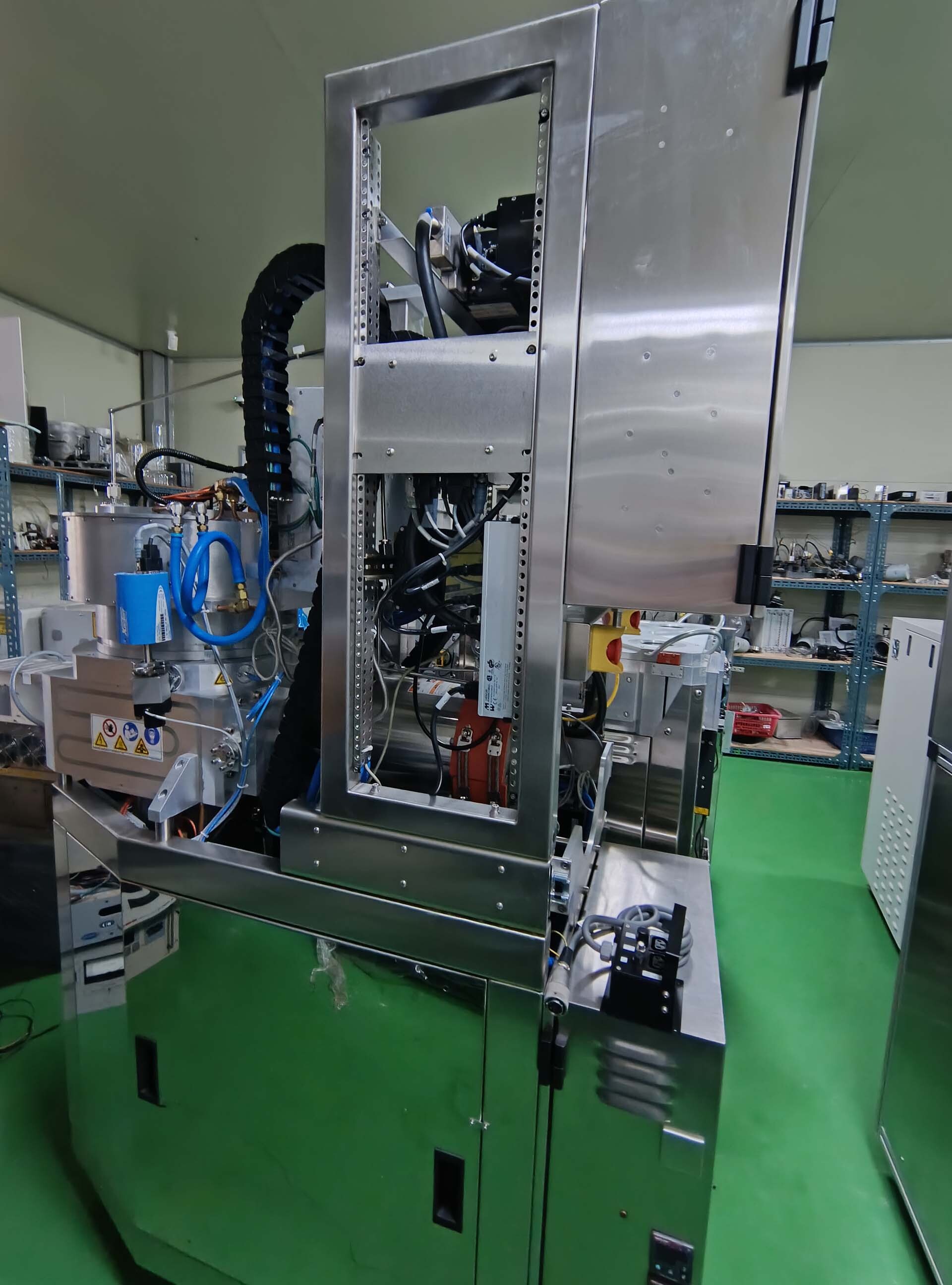 Photo Used PLASMATHERM / UNAXIS Versaline For Sale