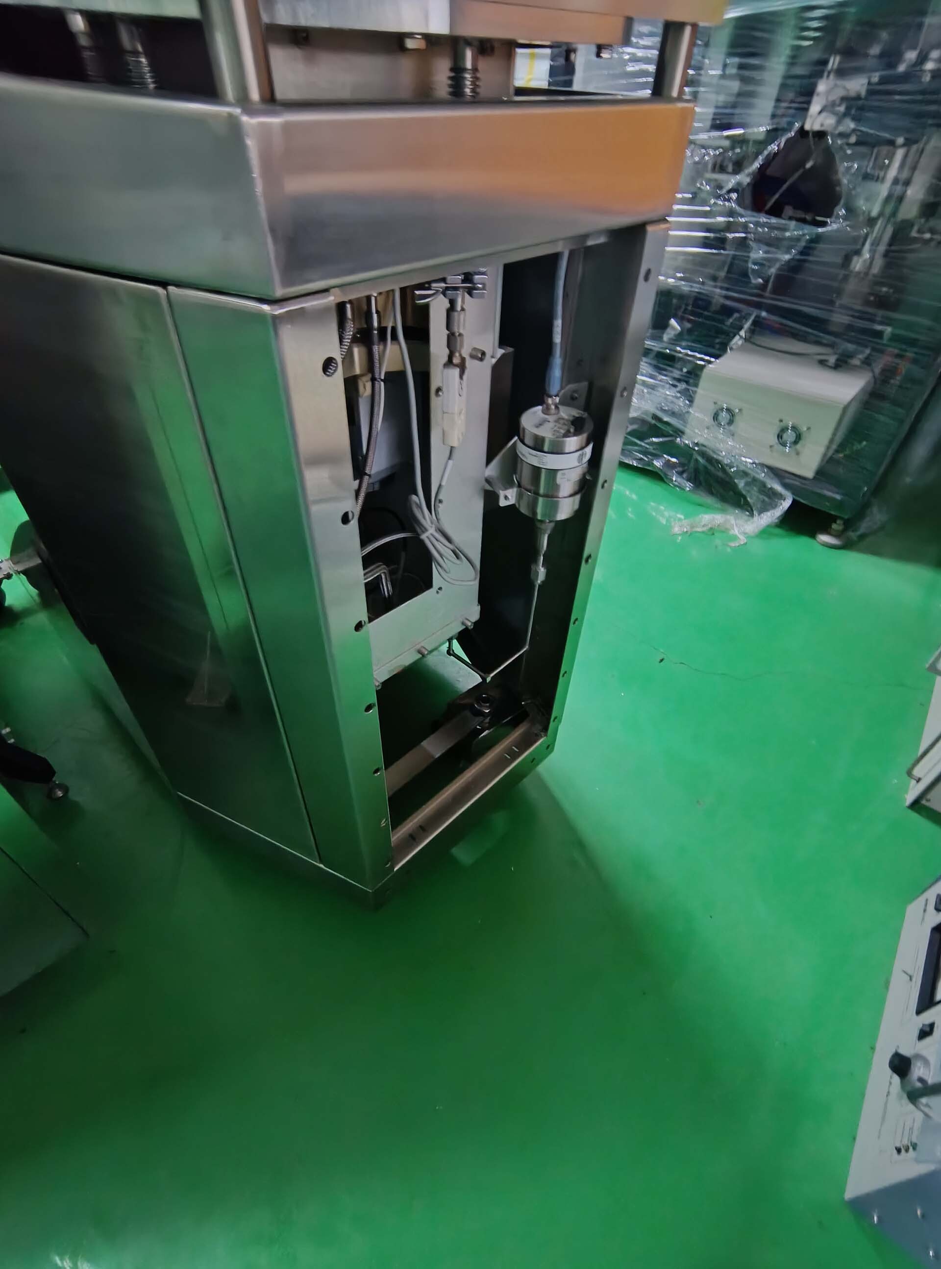 Photo Used PLASMATHERM / UNAXIS Versaline For Sale