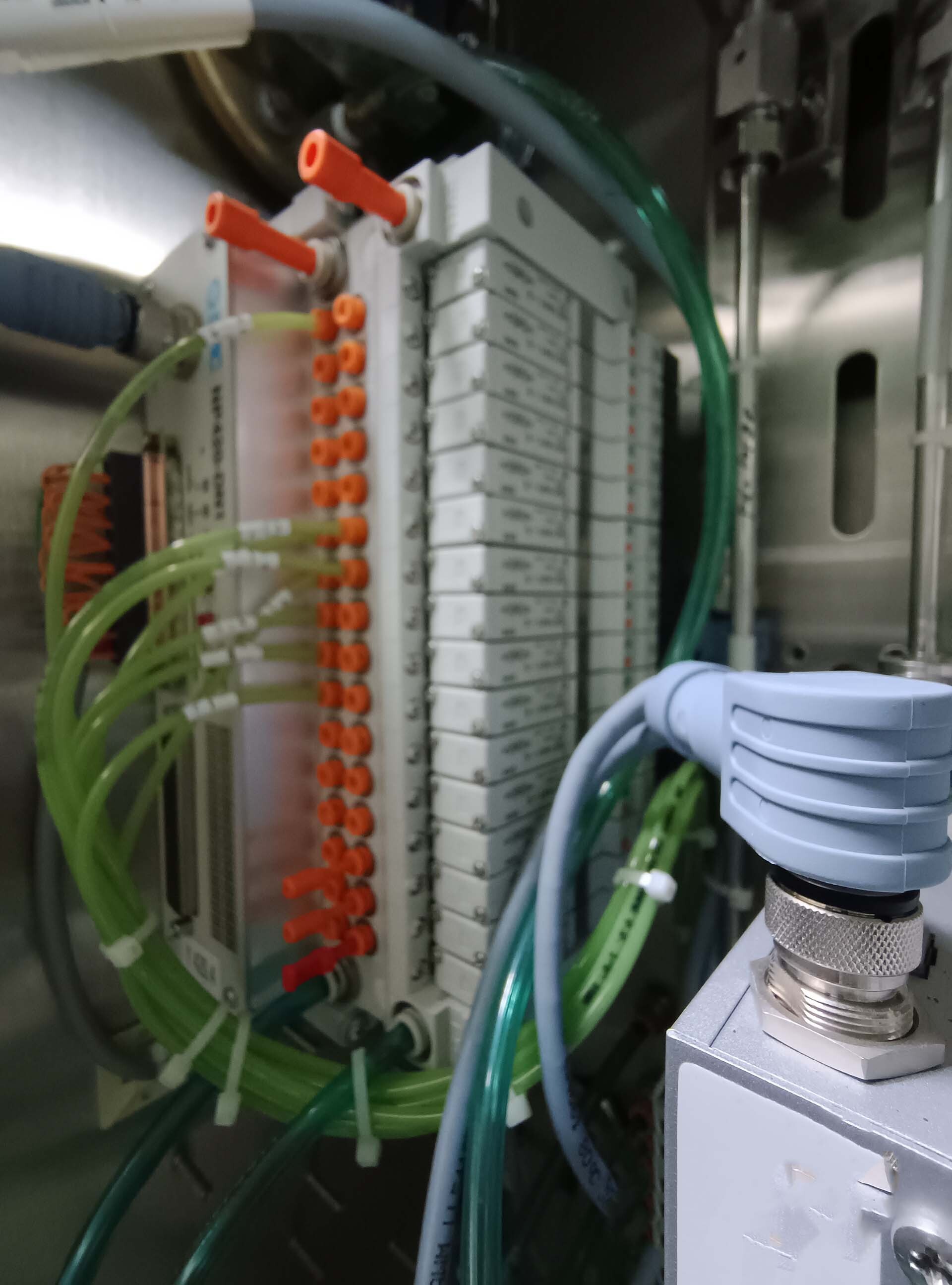 Photo Used PLASMATHERM / UNAXIS Versaline For Sale