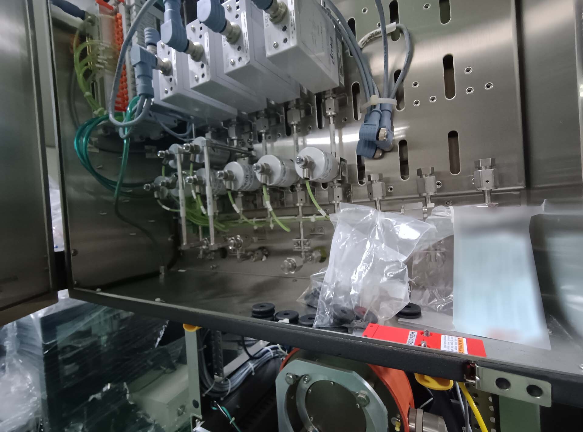 Photo Used PLASMATHERM / UNAXIS Versaline For Sale