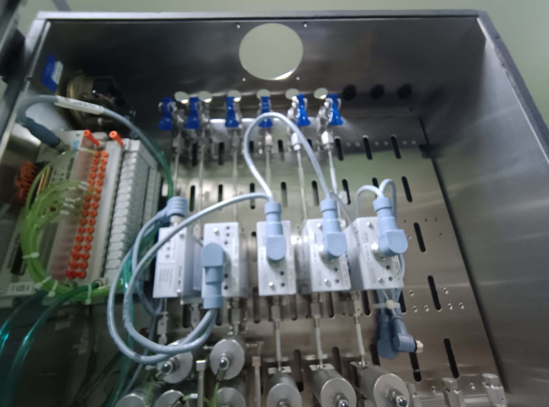 Photo Used PLASMATHERM / UNAXIS Versaline For Sale