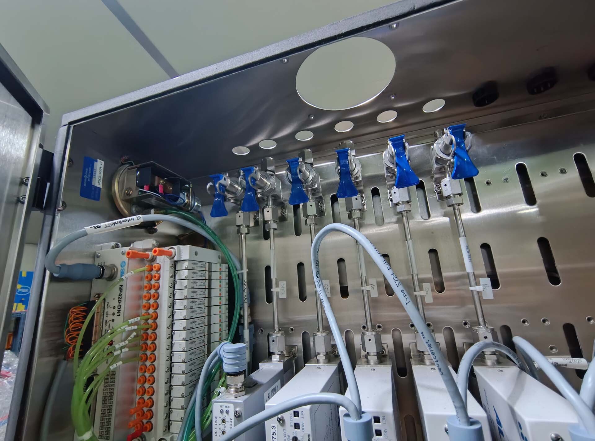 Photo Used PLASMATHERM / UNAXIS Versaline For Sale