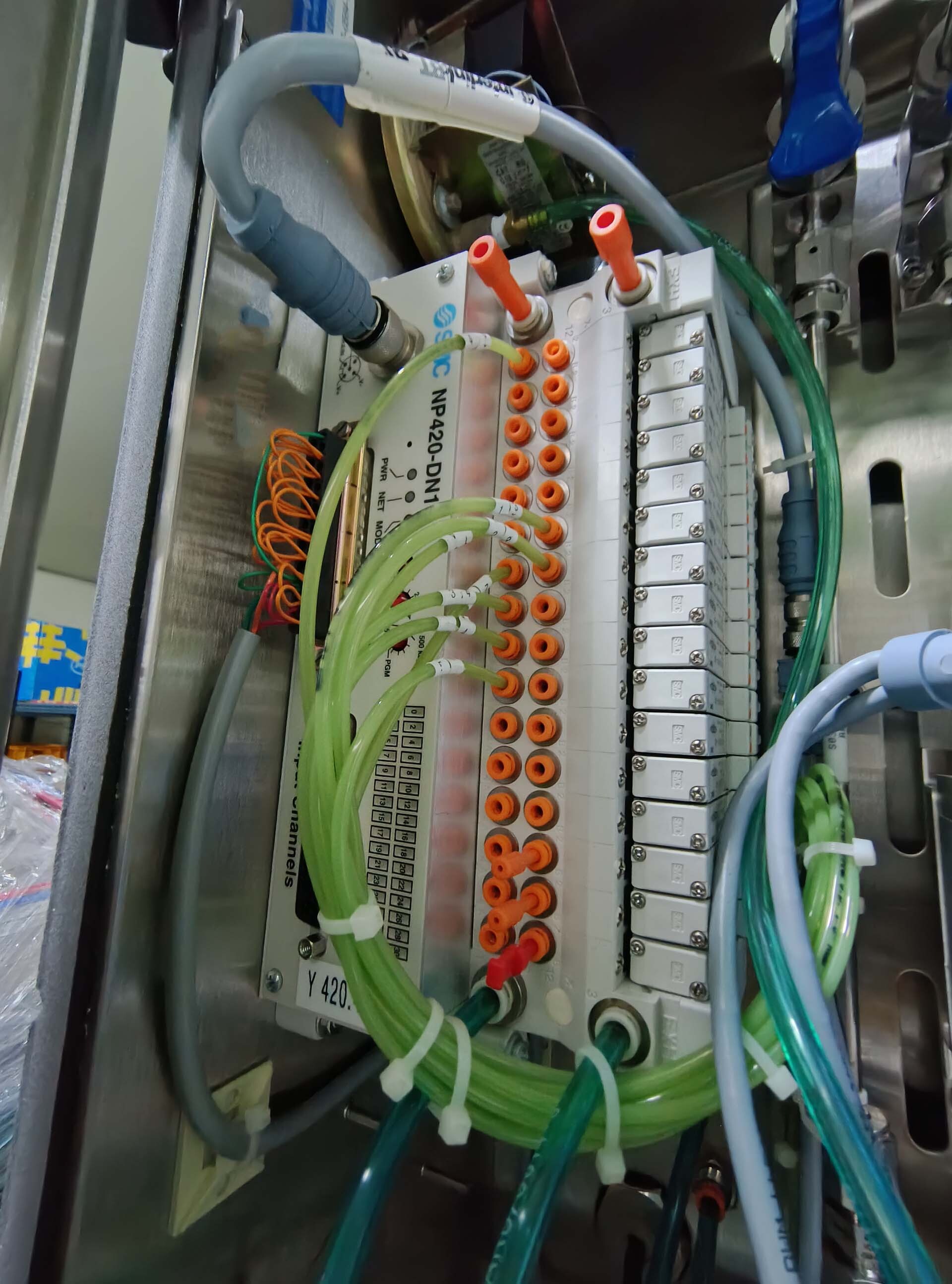 Photo Used PLASMATHERM / UNAXIS Versaline For Sale