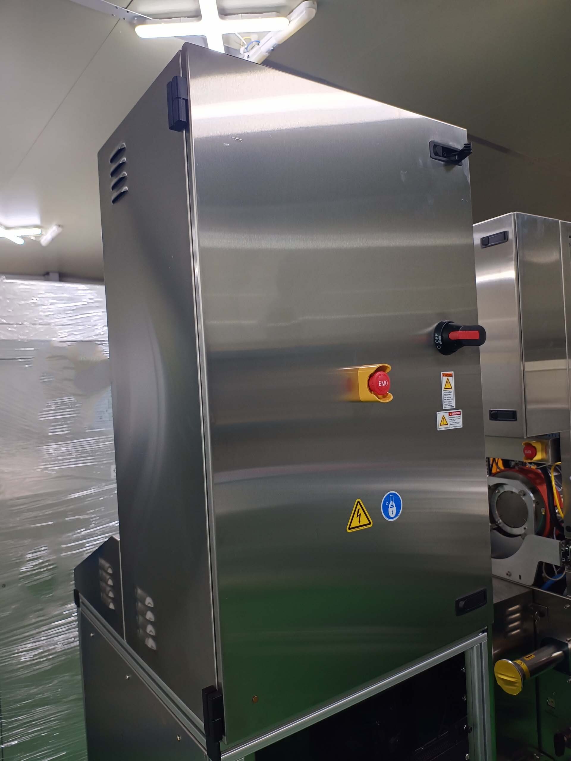 Photo Used PLASMATHERM / UNAXIS Versaline For Sale