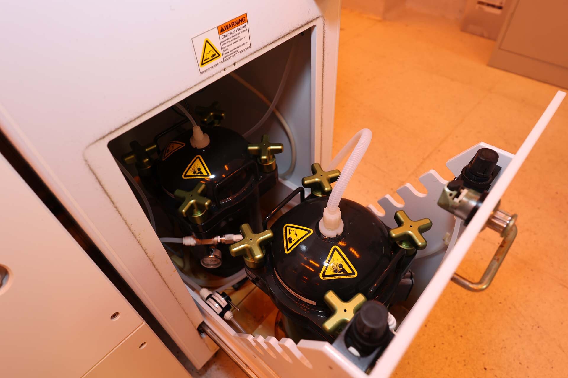 Photo Used POLOS Spin coater For Sale