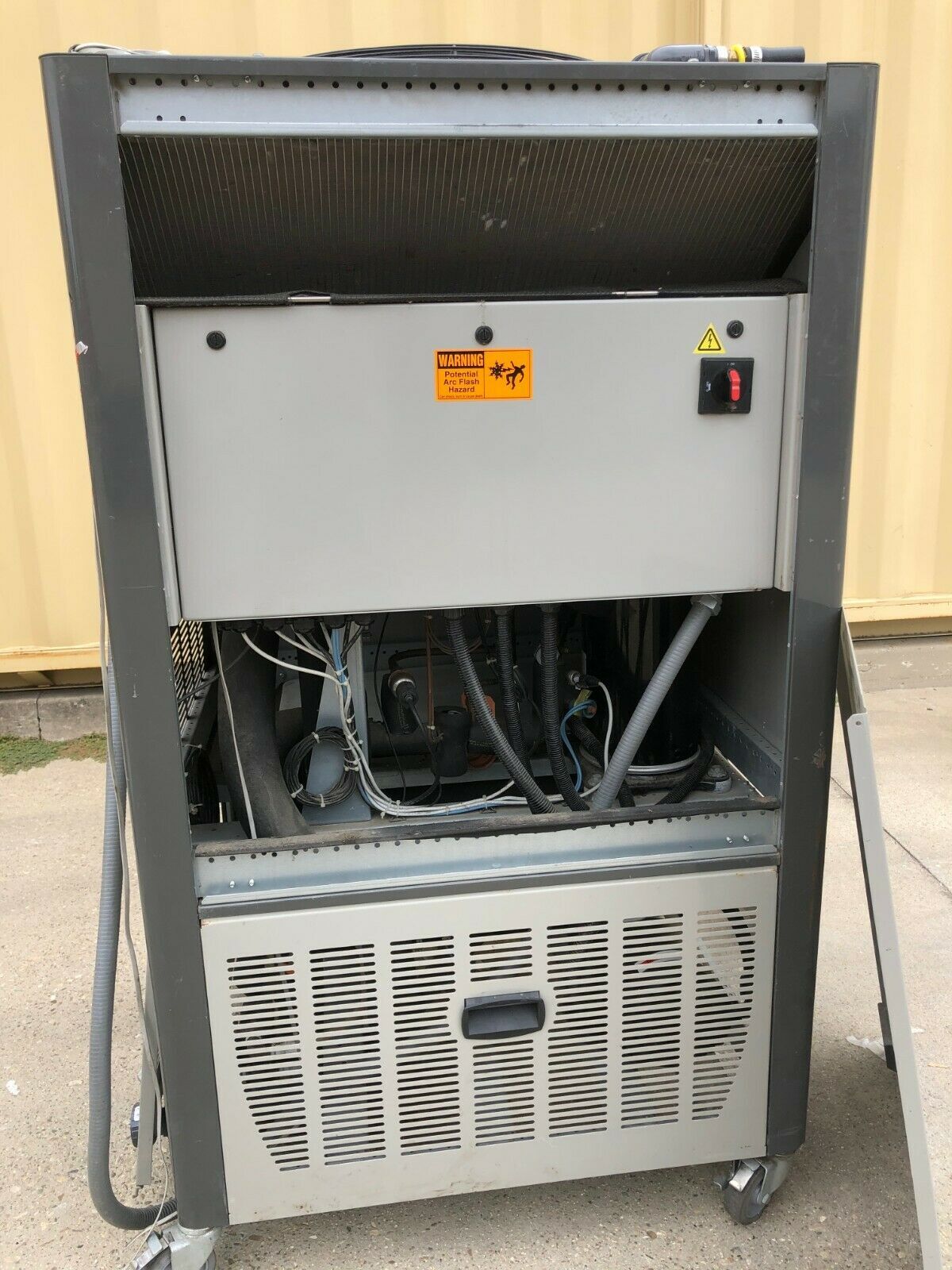 Photo Used PRECISE COOLING SOLUTIONS AC2A05 For Sale